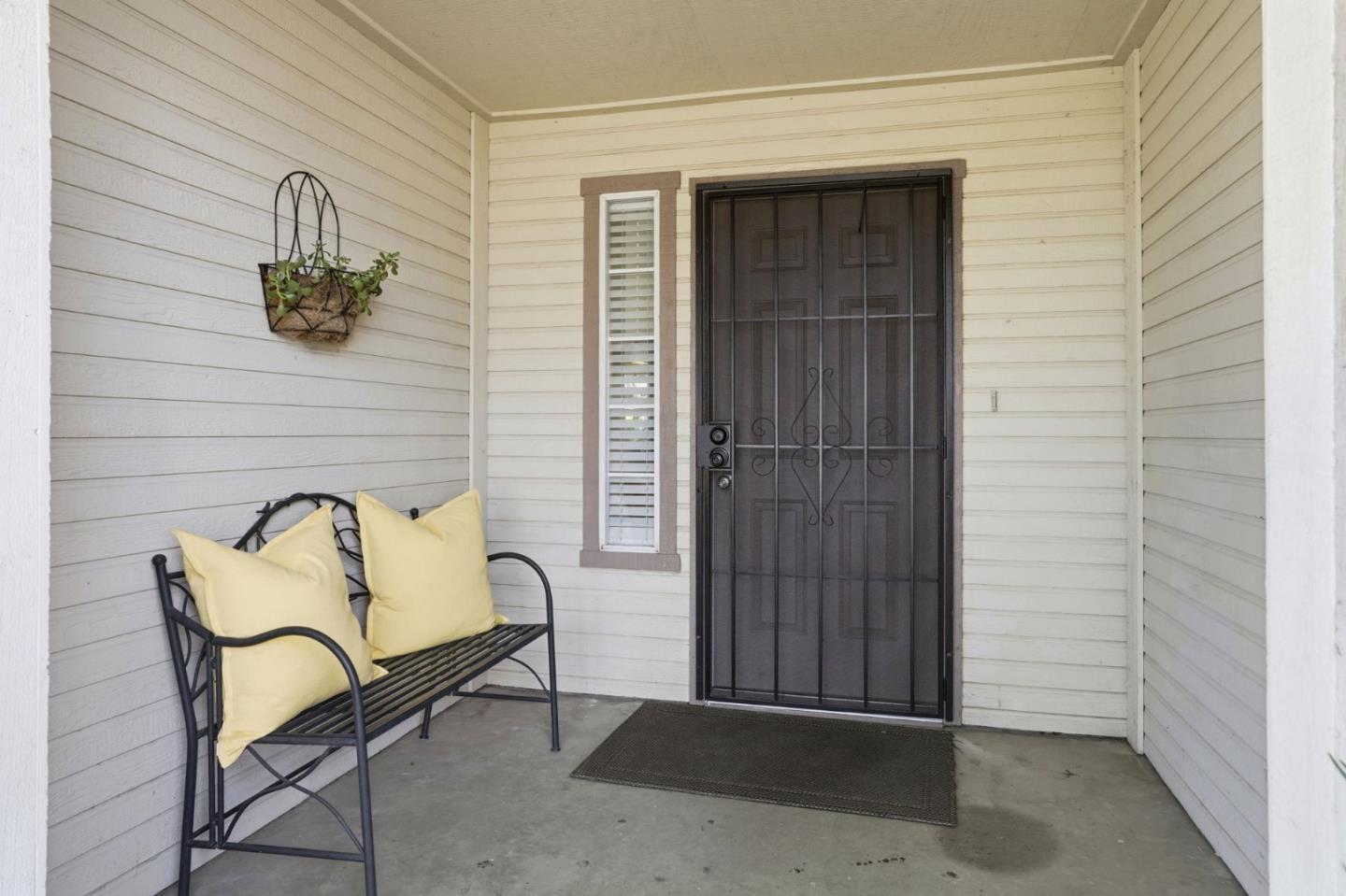 Detail Gallery Image 5 of 46 For 3227 Dewey, Fresno,  CA 93722 - 3 Beds | 2 Baths