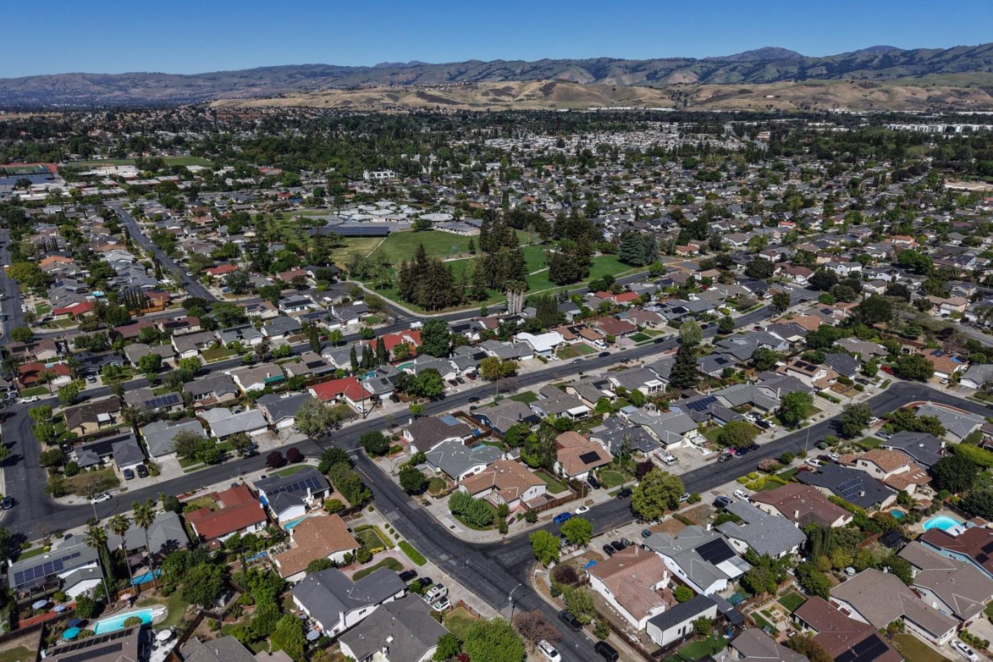 Detail Gallery Image 43 of 52 For 5810 Zileman Dr, San Jose,  CA 95123 - 4 Beds | 2 Baths