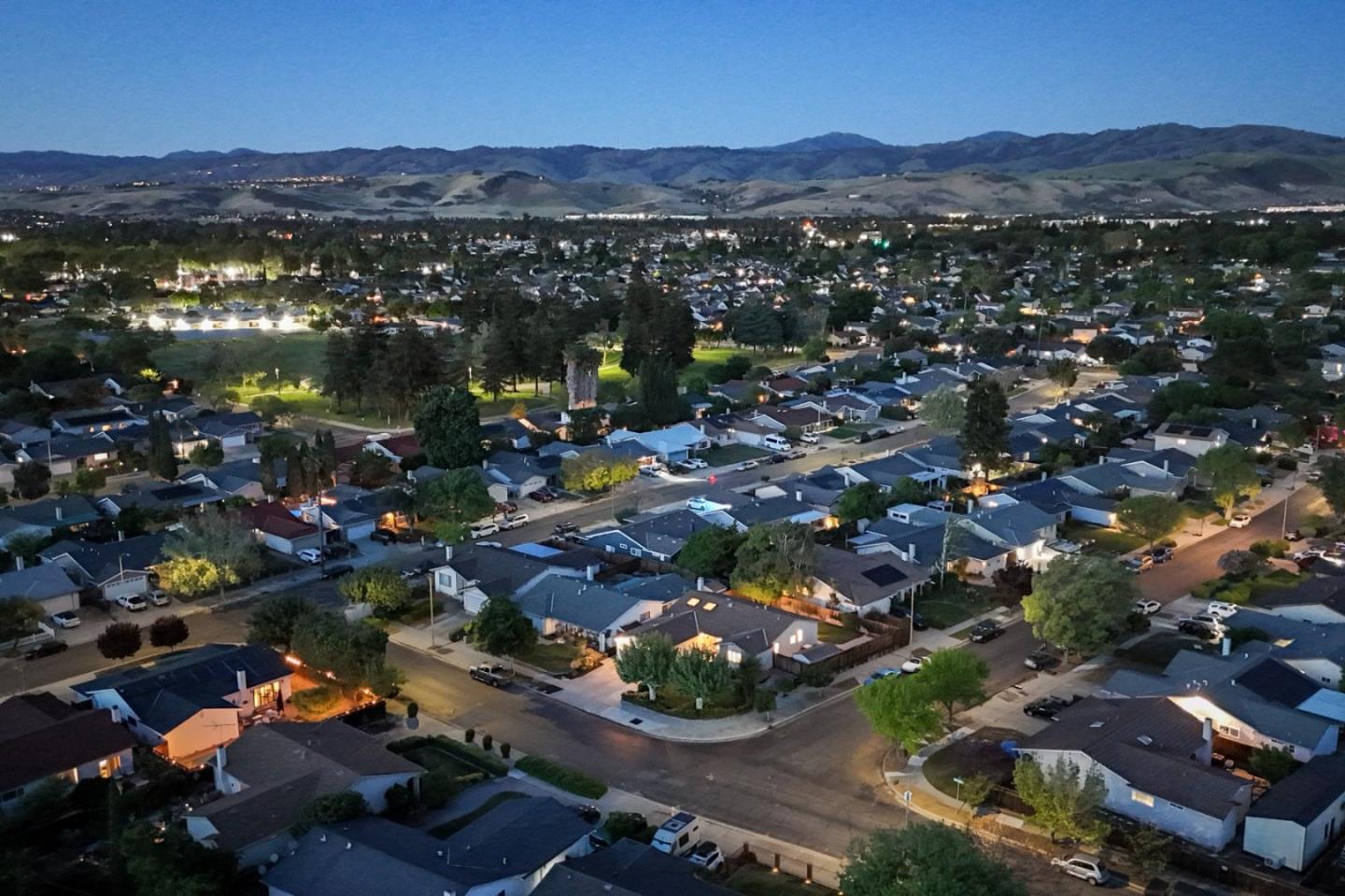 Detail Gallery Image 44 of 52 For 5810 Zileman Dr, San Jose,  CA 95123 - 4 Beds | 2 Baths