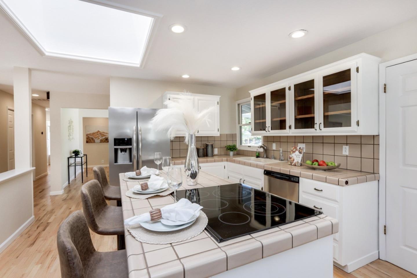 Detail Gallery Image 8 of 52 For 5810 Zileman Dr, San Jose,  CA 95123 - 4 Beds | 2 Baths