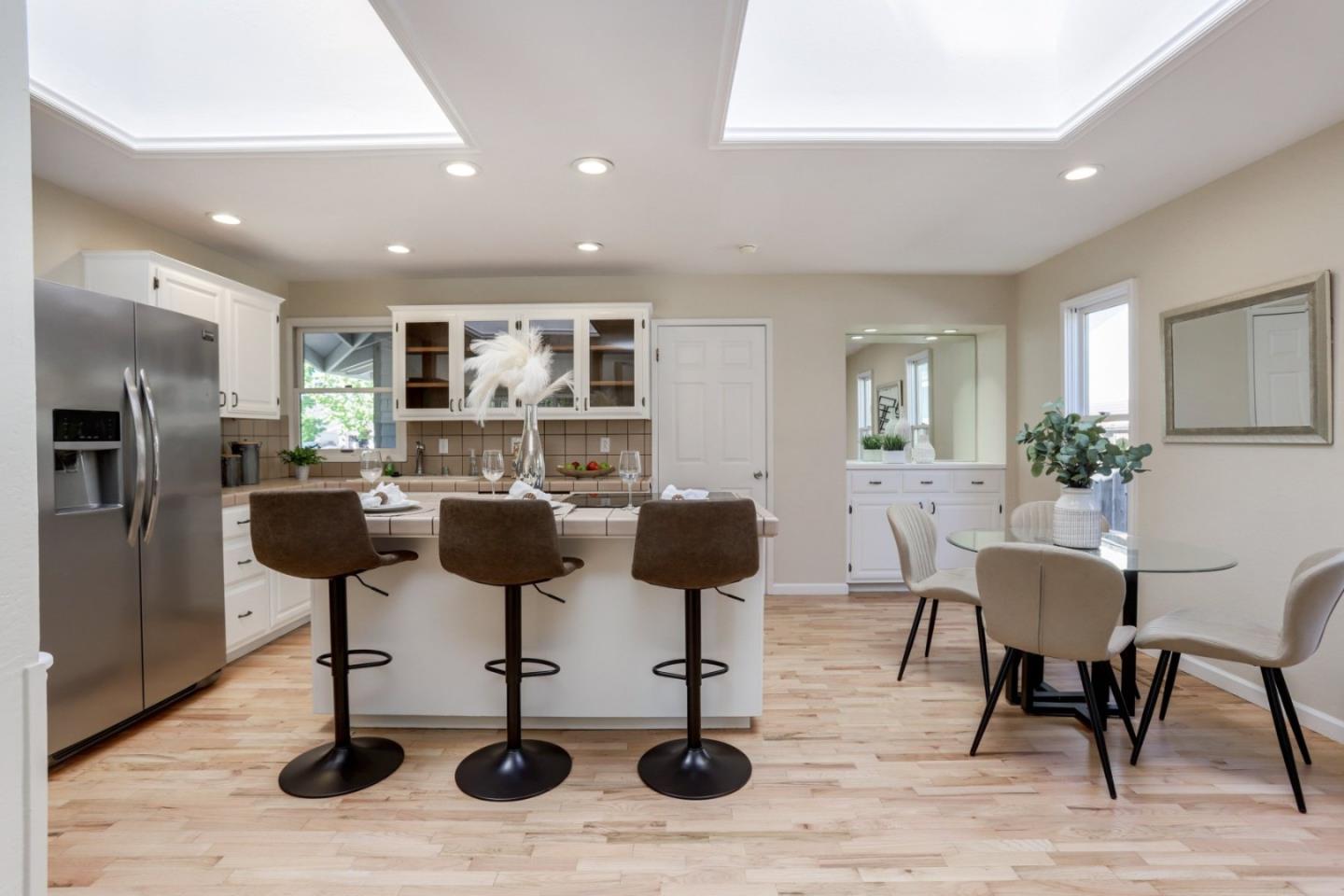 Detail Gallery Image 9 of 52 For 5810 Zileman Dr, San Jose,  CA 95123 - 4 Beds | 2 Baths