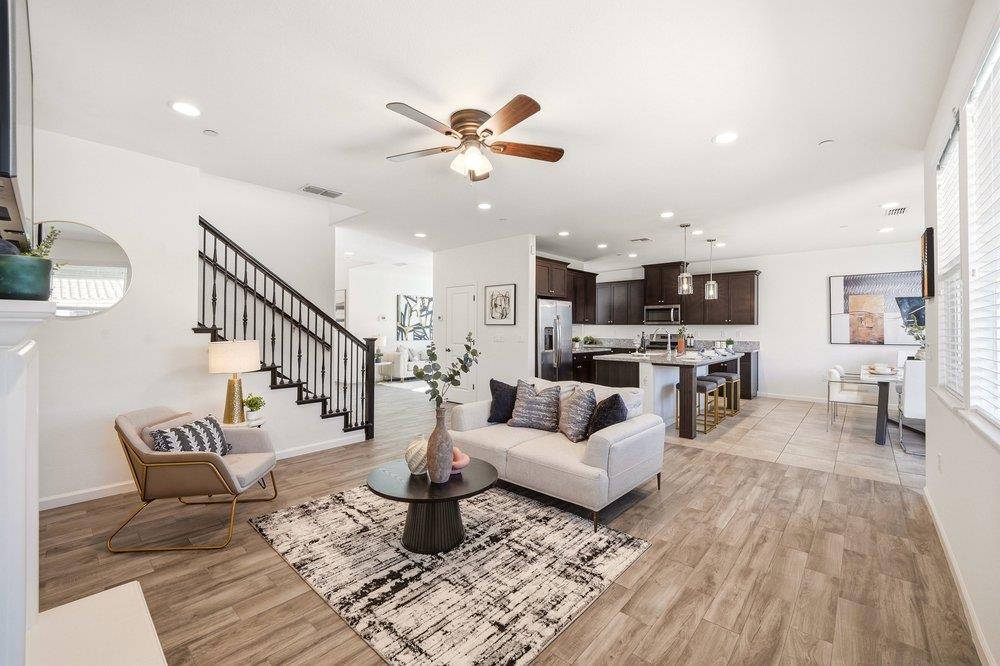 Detail Gallery Image 10 of 45 For 1530 Central Ave, Hollister,  CA 95023 - 4 Beds | 3 Baths