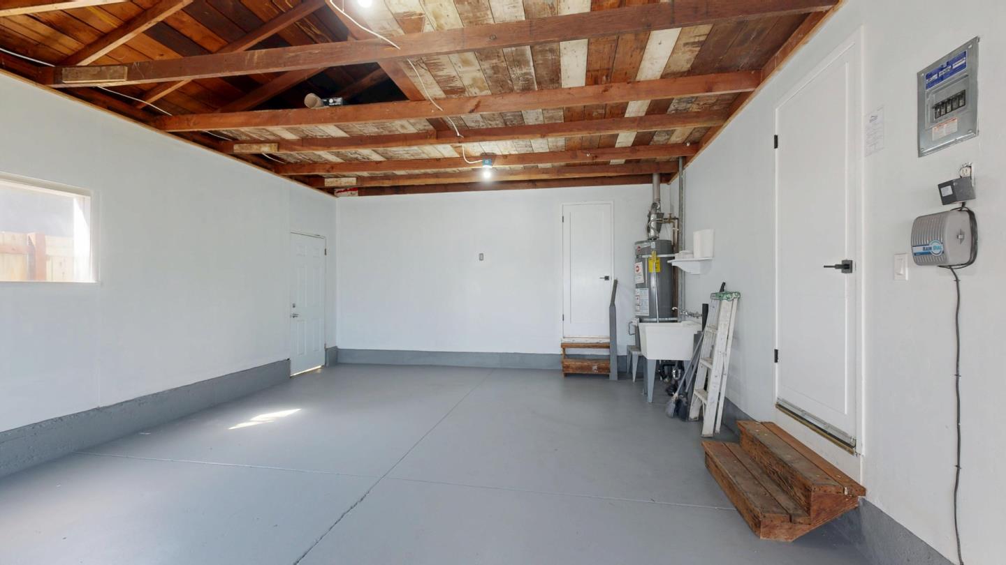 Detail Gallery Image 25 of 26 For 215 Wisteria Dr, East Palo Alto,  CA 94303 - 3 Beds | 1 Baths