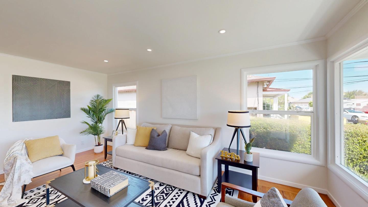 Detail Gallery Image 6 of 26 For 215 Wisteria Dr, East Palo Alto,  CA 94303 - 3 Beds | 1 Baths