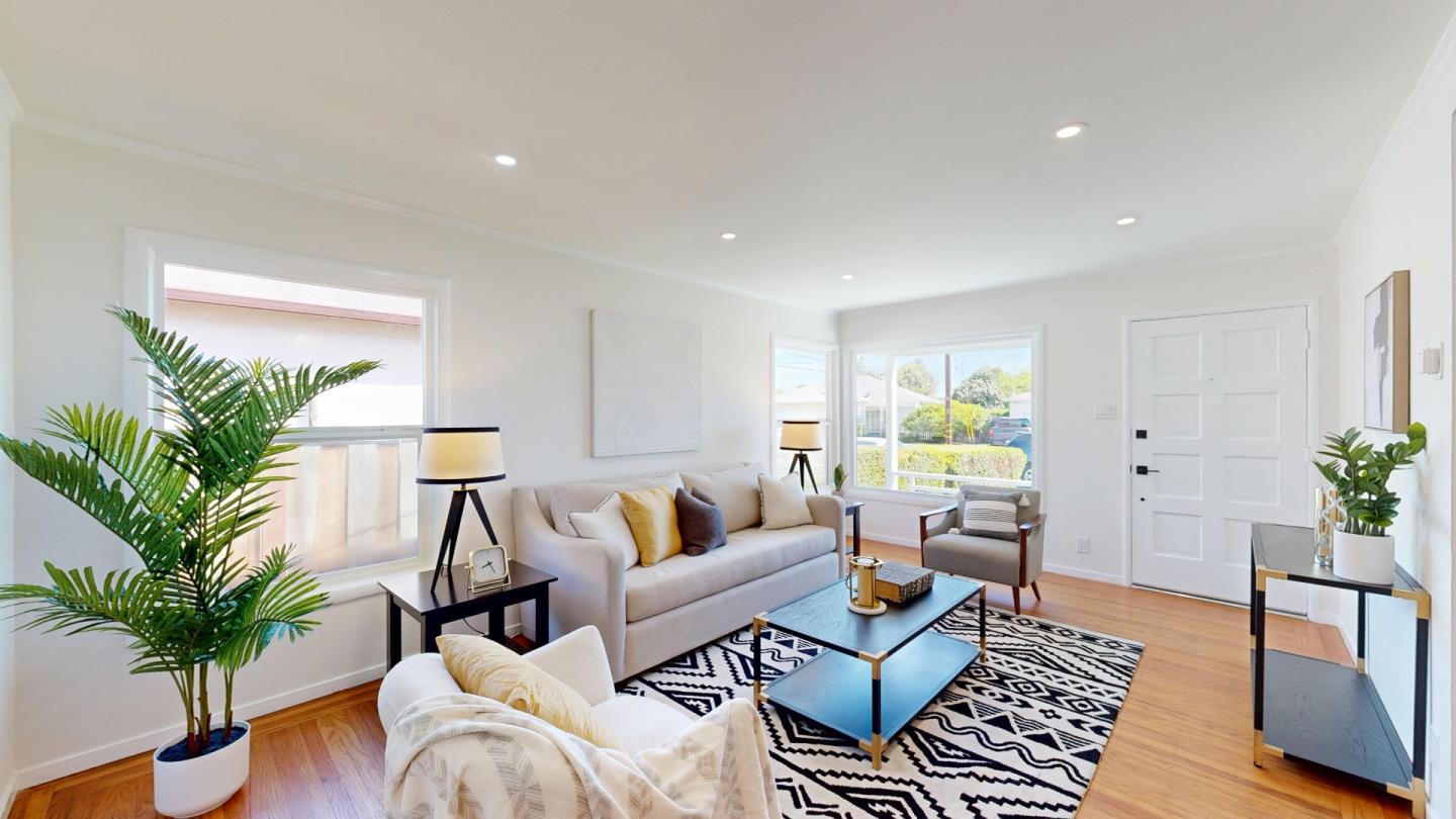 Detail Gallery Image 7 of 26 For 215 Wisteria Dr, East Palo Alto,  CA 94303 - 3 Beds | 1 Baths