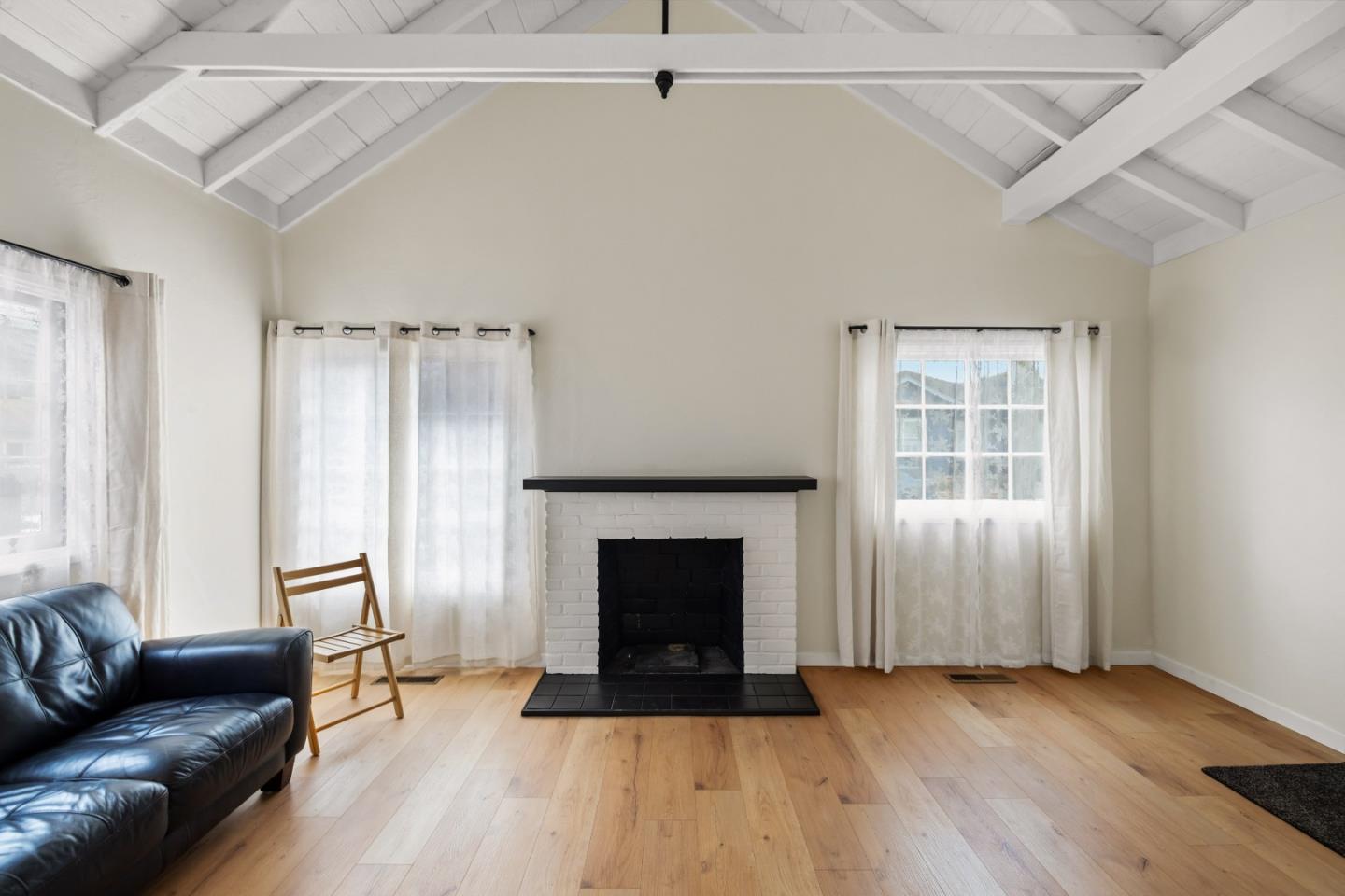 Detail Gallery Image 10 of 28 For 216 Park St, Pacific Grove,  CA 93950 - 1 Beds | 1 Baths