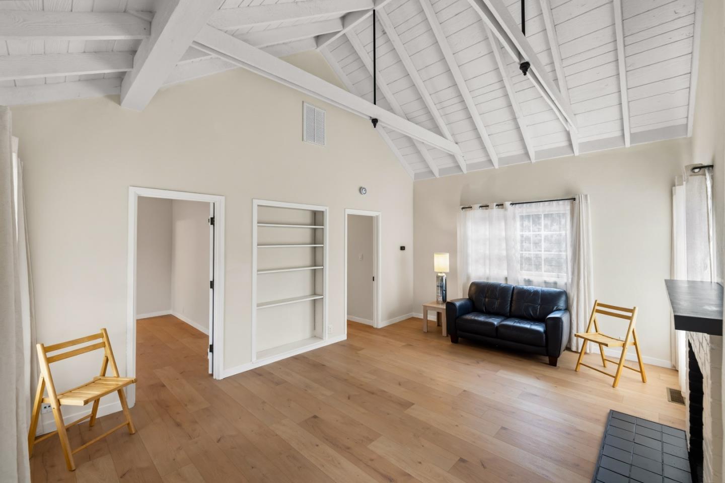 Detail Gallery Image 13 of 28 For 216 Park St, Pacific Grove,  CA 93950 - 1 Beds | 1 Baths