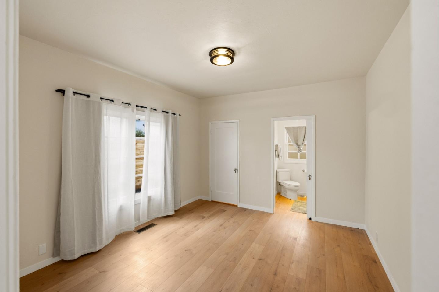 Detail Gallery Image 19 of 28 For 216 Park St, Pacific Grove,  CA 93950 - 1 Beds | 1 Baths