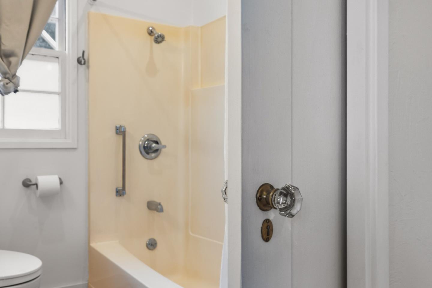 Detail Gallery Image 24 of 28 For 216 Park St, Pacific Grove,  CA 93950 - 1 Beds | 1 Baths