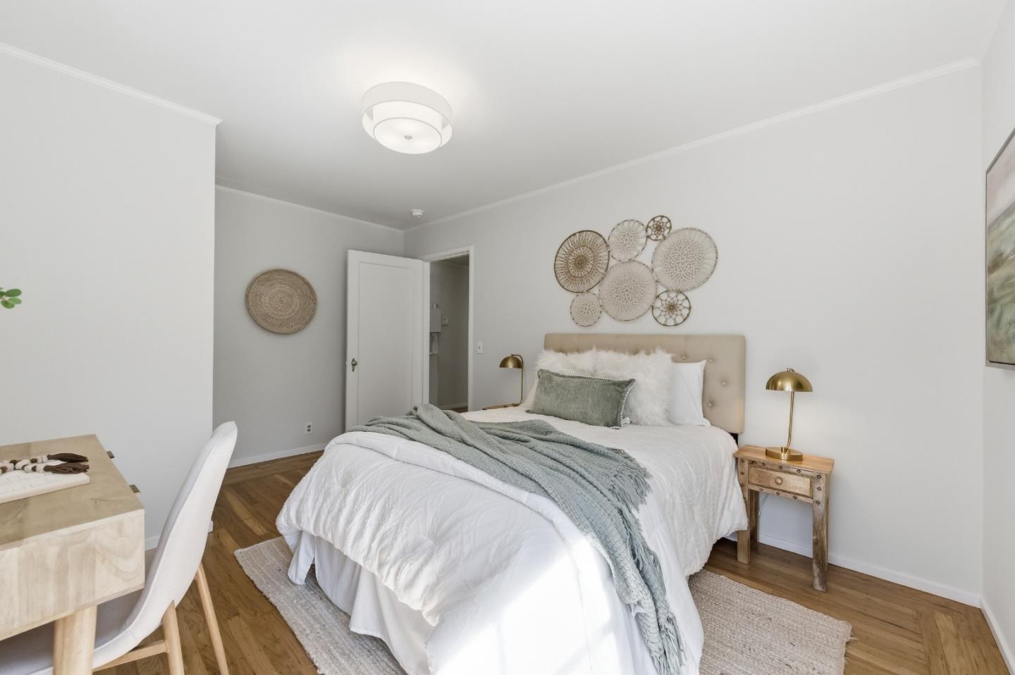 Detail Gallery Image 15 of 46 For 415 Oak Ct, Menlo Park,  CA 94025 - 5 Beds | 3 Baths