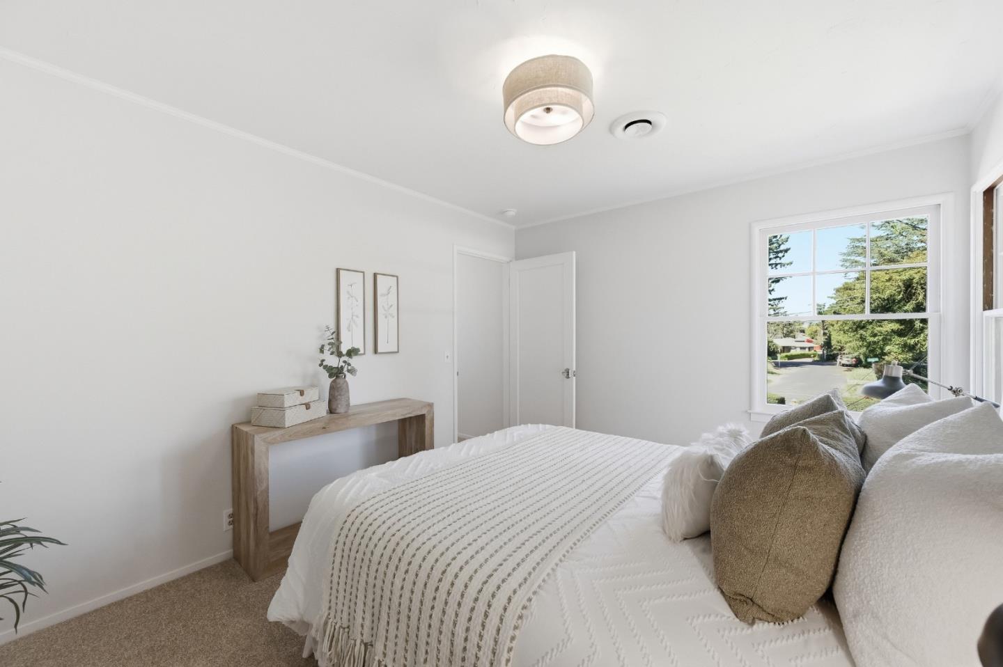 Detail Gallery Image 25 of 46 For 415 Oak Ct, Menlo Park,  CA 94025 - 5 Beds | 3 Baths