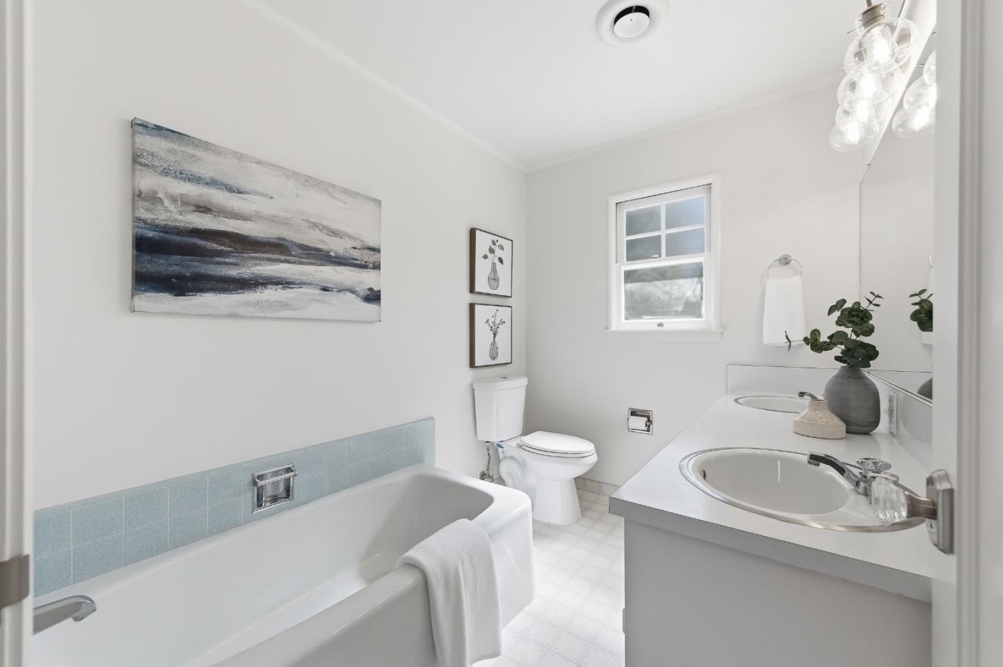 Detail Gallery Image 28 of 46 For 415 Oak Ct, Menlo Park,  CA 94025 - 5 Beds | 3 Baths