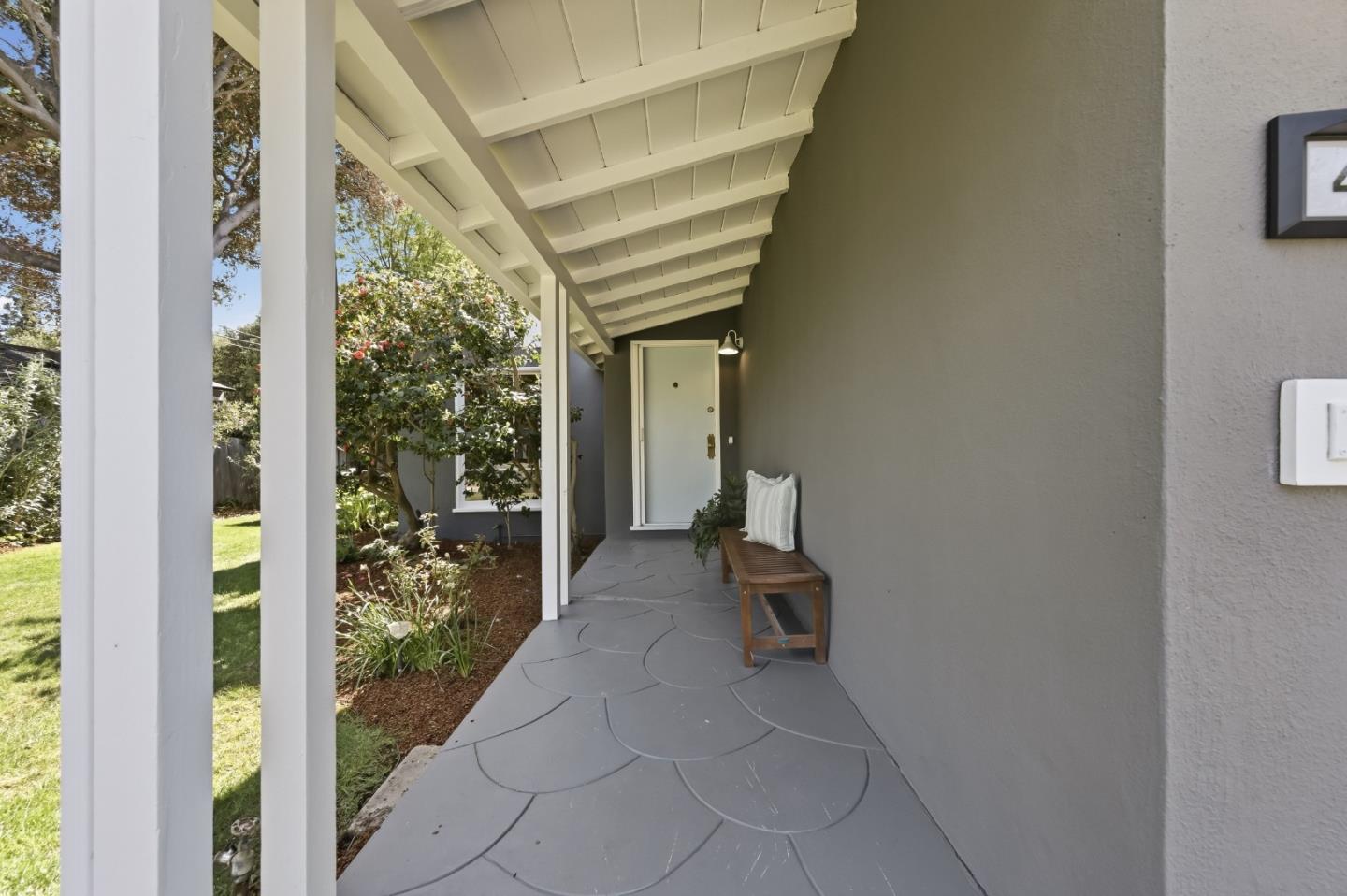 Detail Gallery Image 3 of 46 For 415 Oak Ct, Menlo Park,  CA 94025 - 5 Beds | 3 Baths