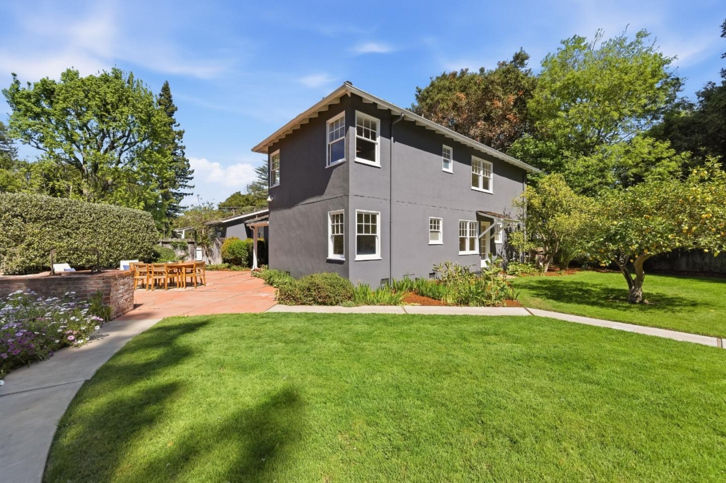 Detail Gallery Image 32 of 46 For 415 Oak Ct, Menlo Park,  CA 94025 - 5 Beds | 3 Baths