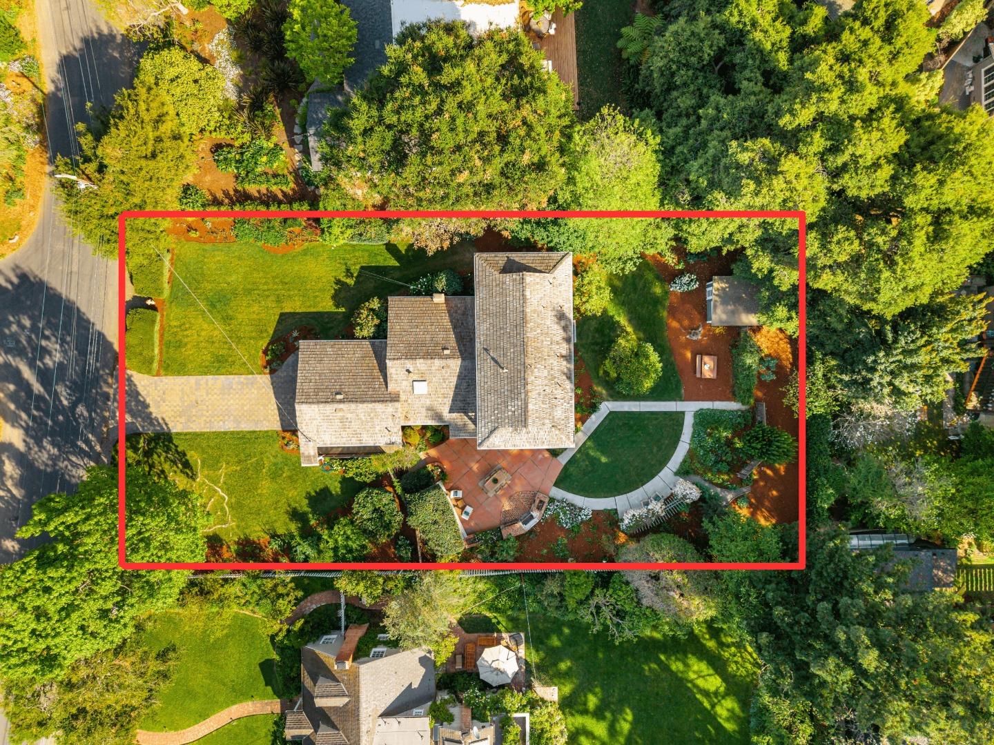 Detail Gallery Image 39 of 46 For 415 Oak Ct, Menlo Park,  CA 94025 - 5 Beds | 3 Baths