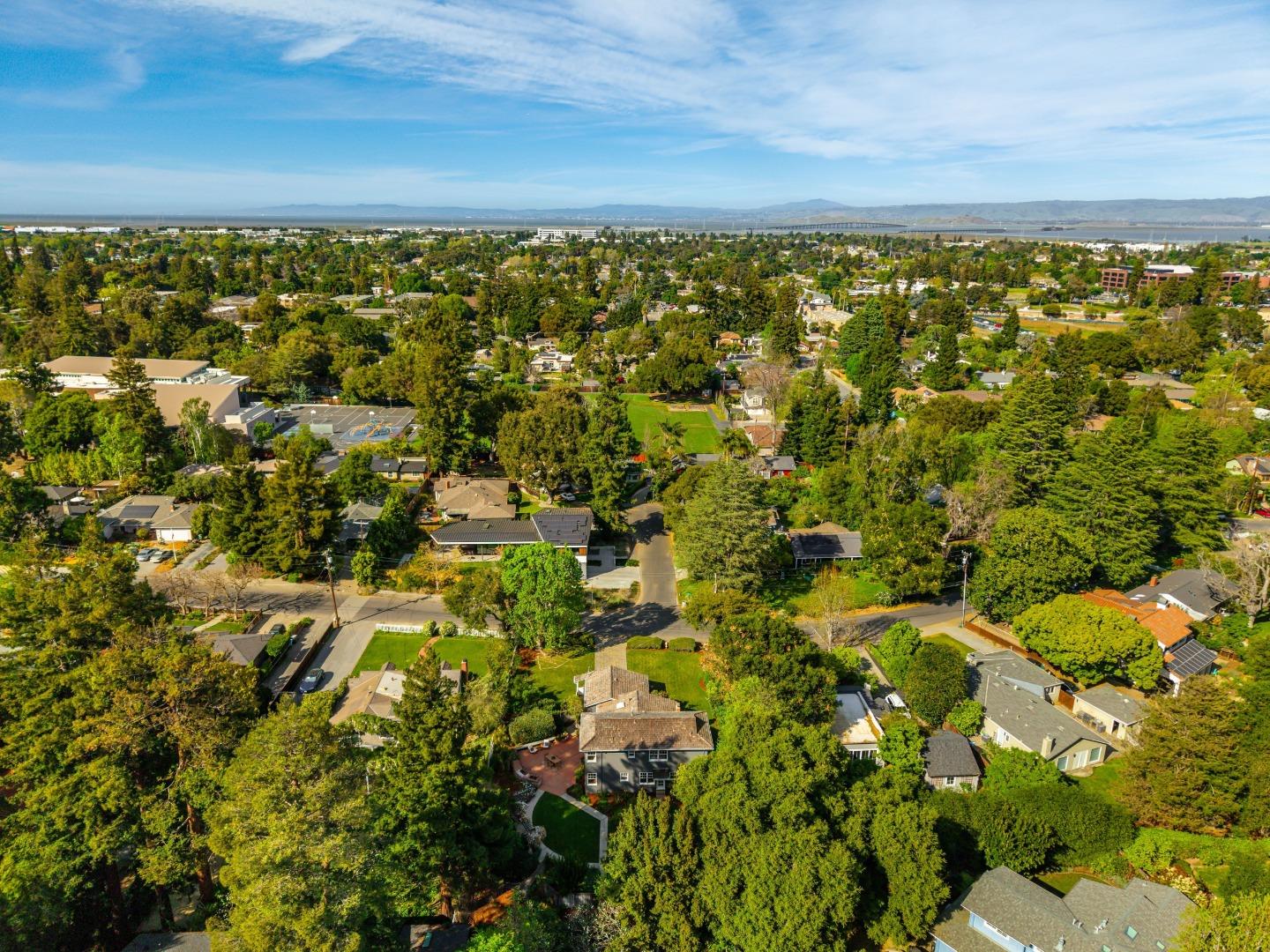 Detail Gallery Image 43 of 46 For 415 Oak Ct, Menlo Park,  CA 94025 - 5 Beds | 3 Baths