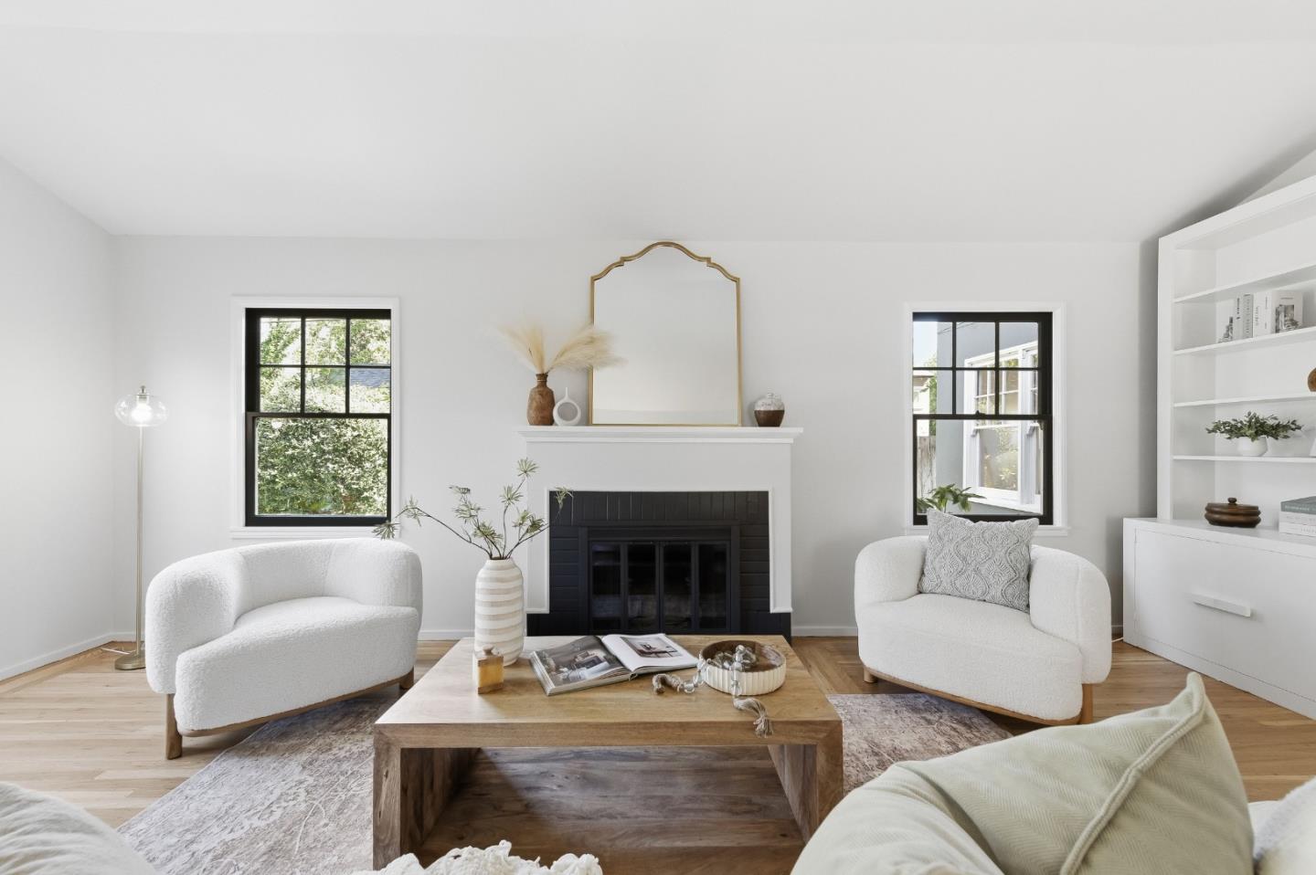 Detail Gallery Image 5 of 46 For 415 Oak Ct, Menlo Park,  CA 94025 - 5 Beds | 3 Baths