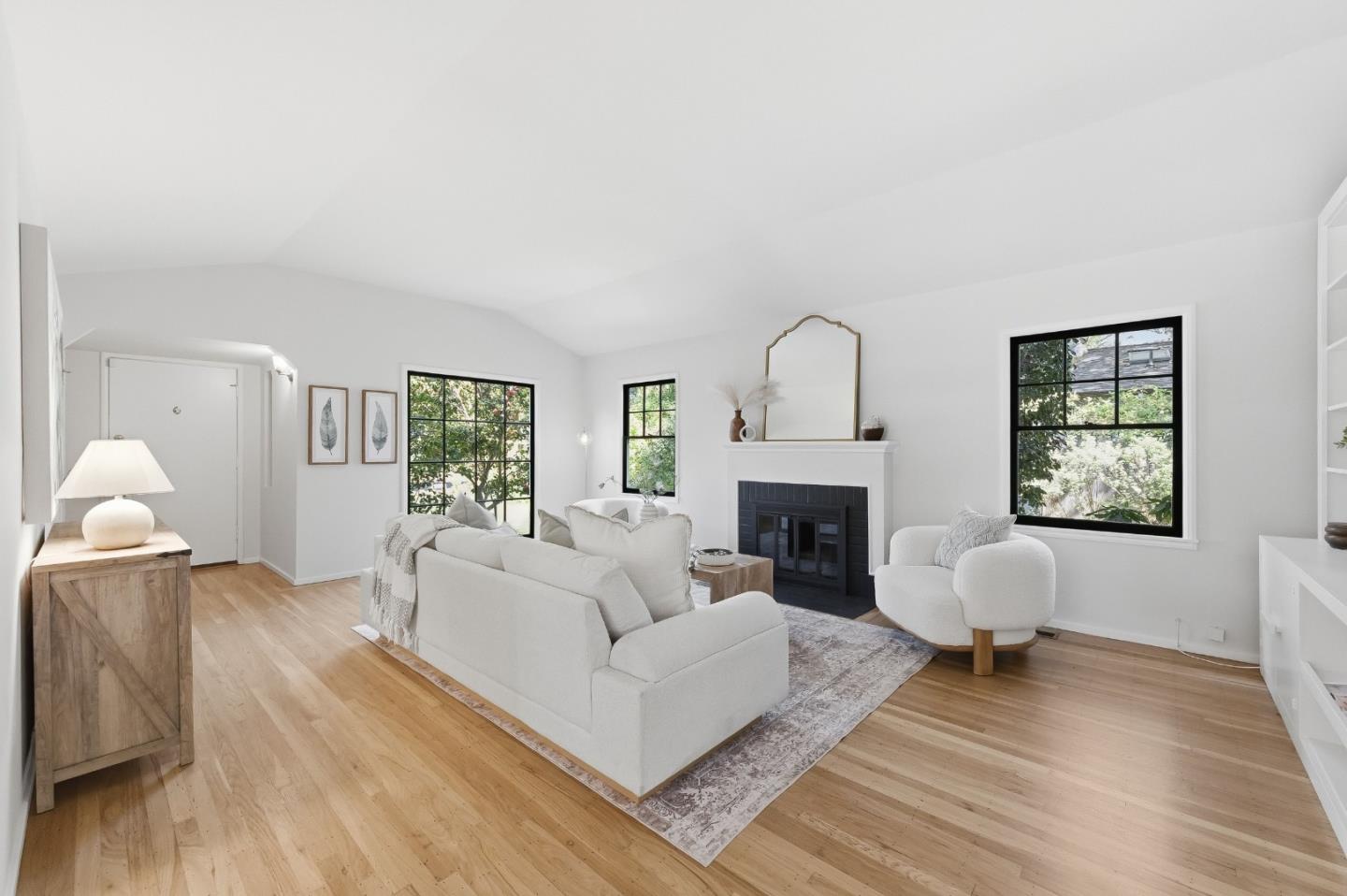 Detail Gallery Image 6 of 46 For 415 Oak Ct, Menlo Park,  CA 94025 - 5 Beds | 3 Baths