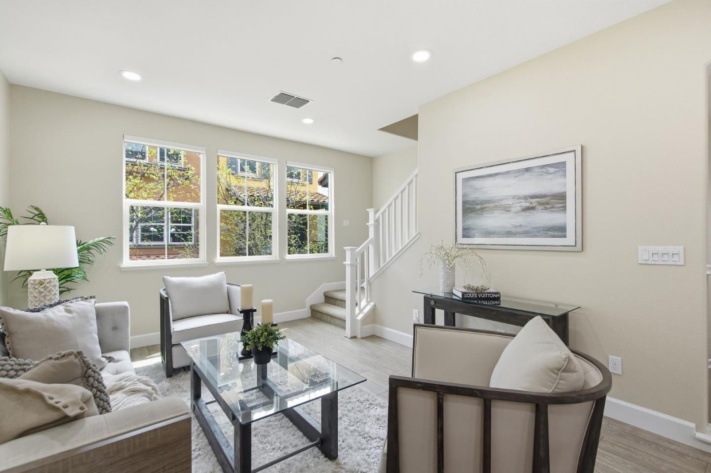 Detail Gallery Image 11 of 27 For 478 Rialto Pl, San Jose,  CA 95128 - 3 Beds | 3 Baths