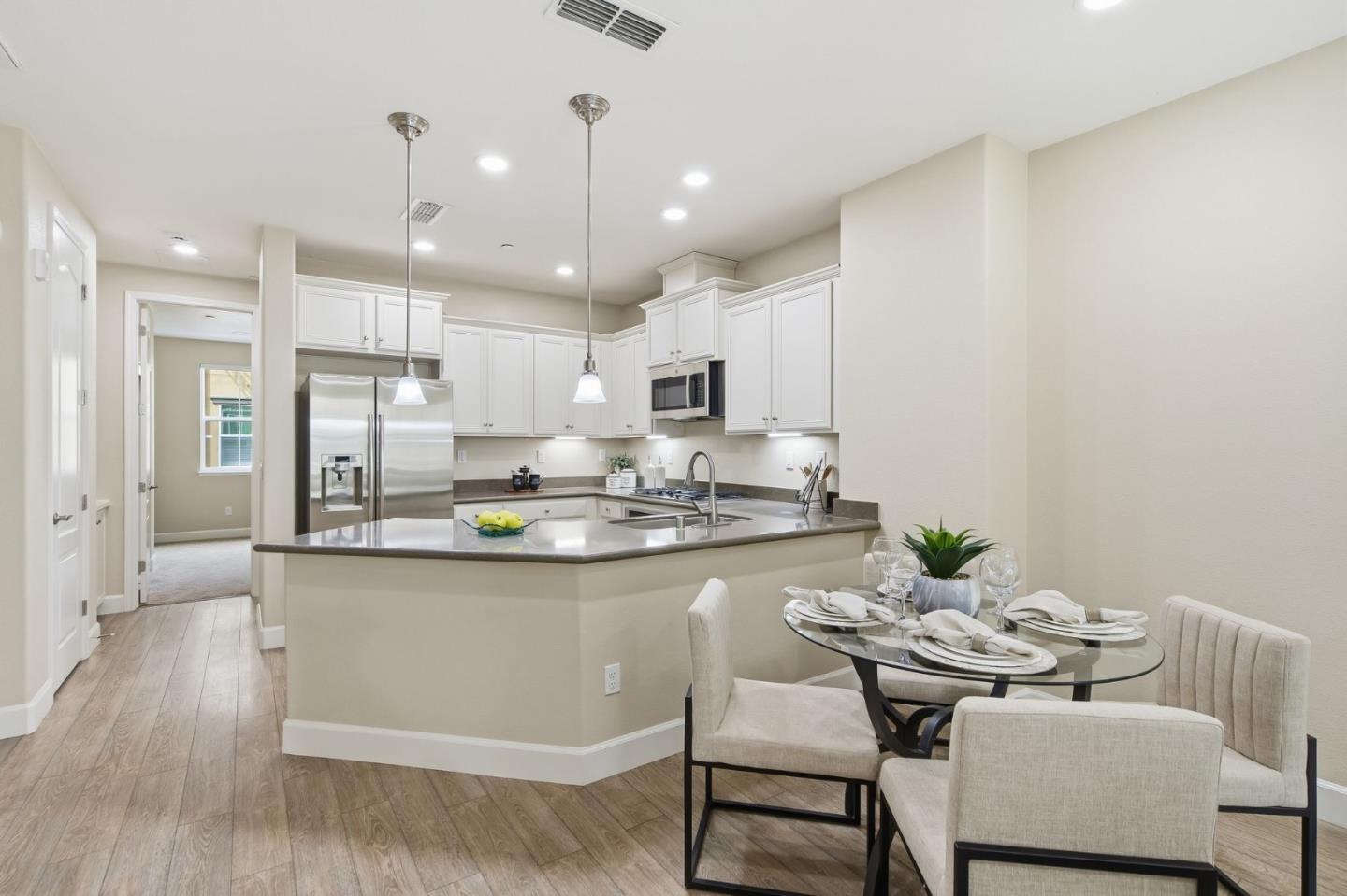 Detail Gallery Image 9 of 27 For 478 Rialto Pl, San Jose,  CA 95128 - 3 Beds | 3 Baths