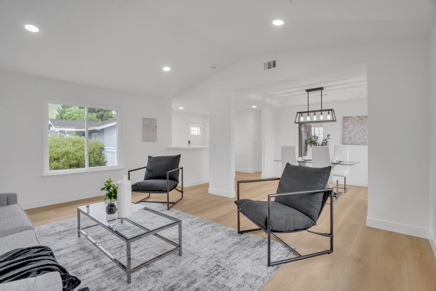 Detail Gallery Image 10 of 38 For 7516 Stagecoach Rd, Dublin,  CA 94568 - 3 Beds | 2/1 Baths