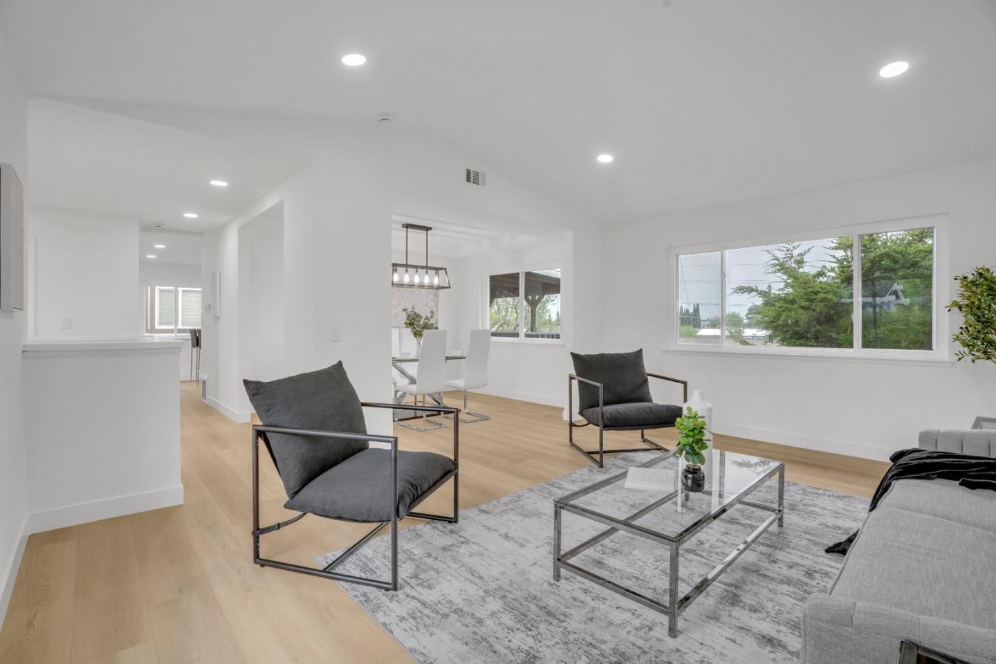 Detail Gallery Image 11 of 38 For 7516 Stagecoach Rd, Dublin,  CA 94568 - 3 Beds | 2/1 Baths