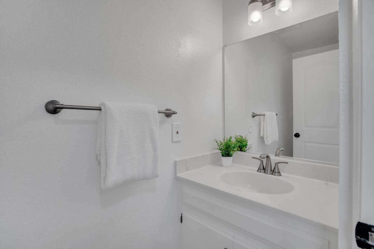 Detail Gallery Image 20 of 38 For 7516 Stagecoach Rd, Dublin,  CA 94568 - 3 Beds | 2/1 Baths