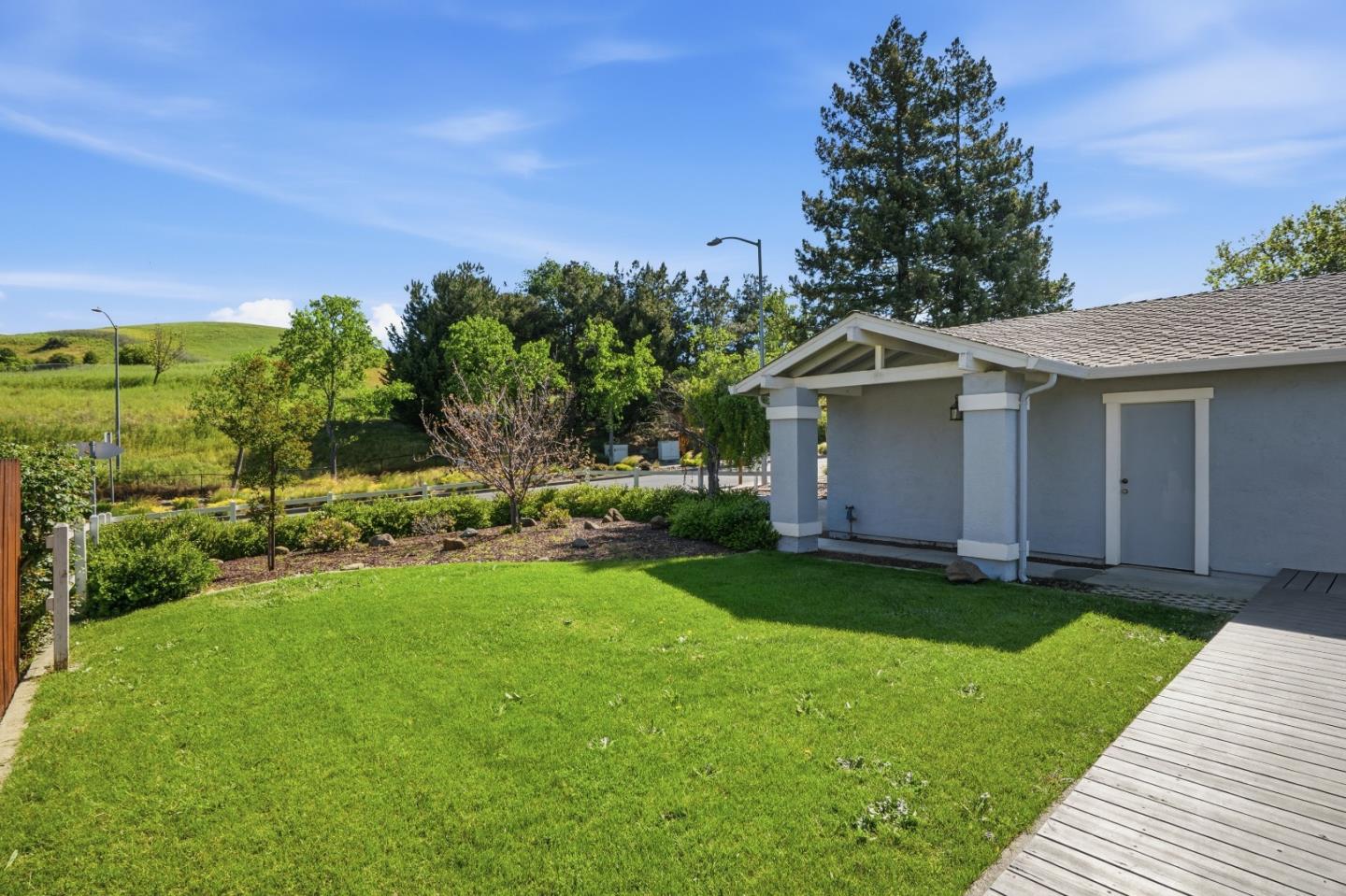 Detail Gallery Image 4 of 38 For 7516 Stagecoach Rd, Dublin,  CA 94568 - 3 Beds | 2/1 Baths