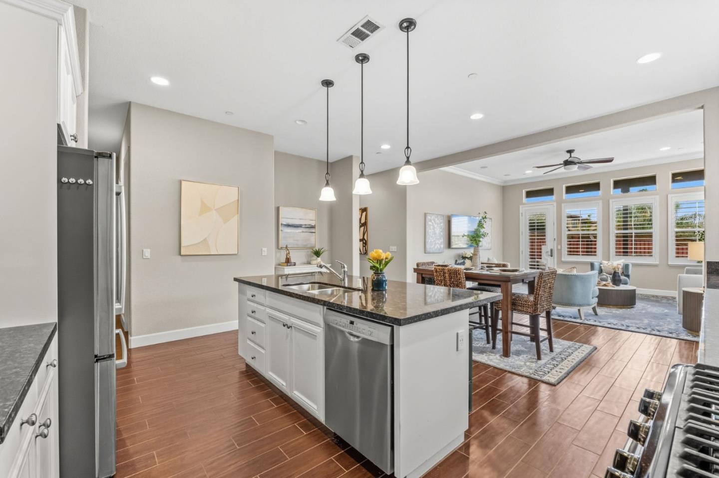 Detail Gallery Image 10 of 71 For 3716 Chiavari Way, Manteca,  CA 95337 - 3 Beds | 2/1 Baths