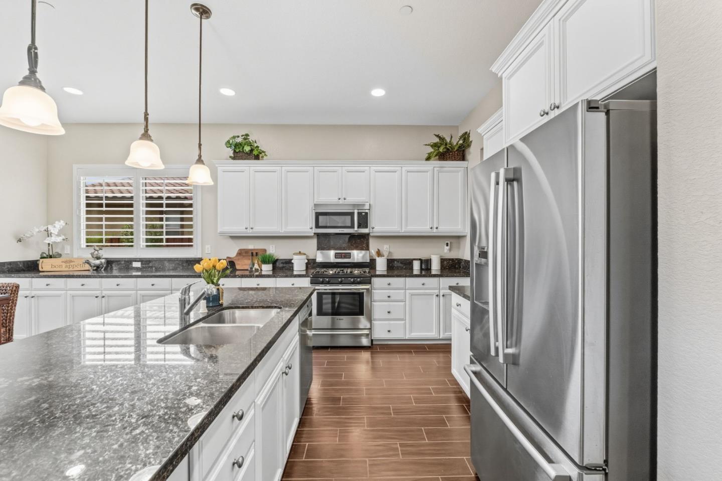Detail Gallery Image 13 of 71 For 3716 Chiavari Way, Manteca,  CA 95337 - 3 Beds | 2/1 Baths