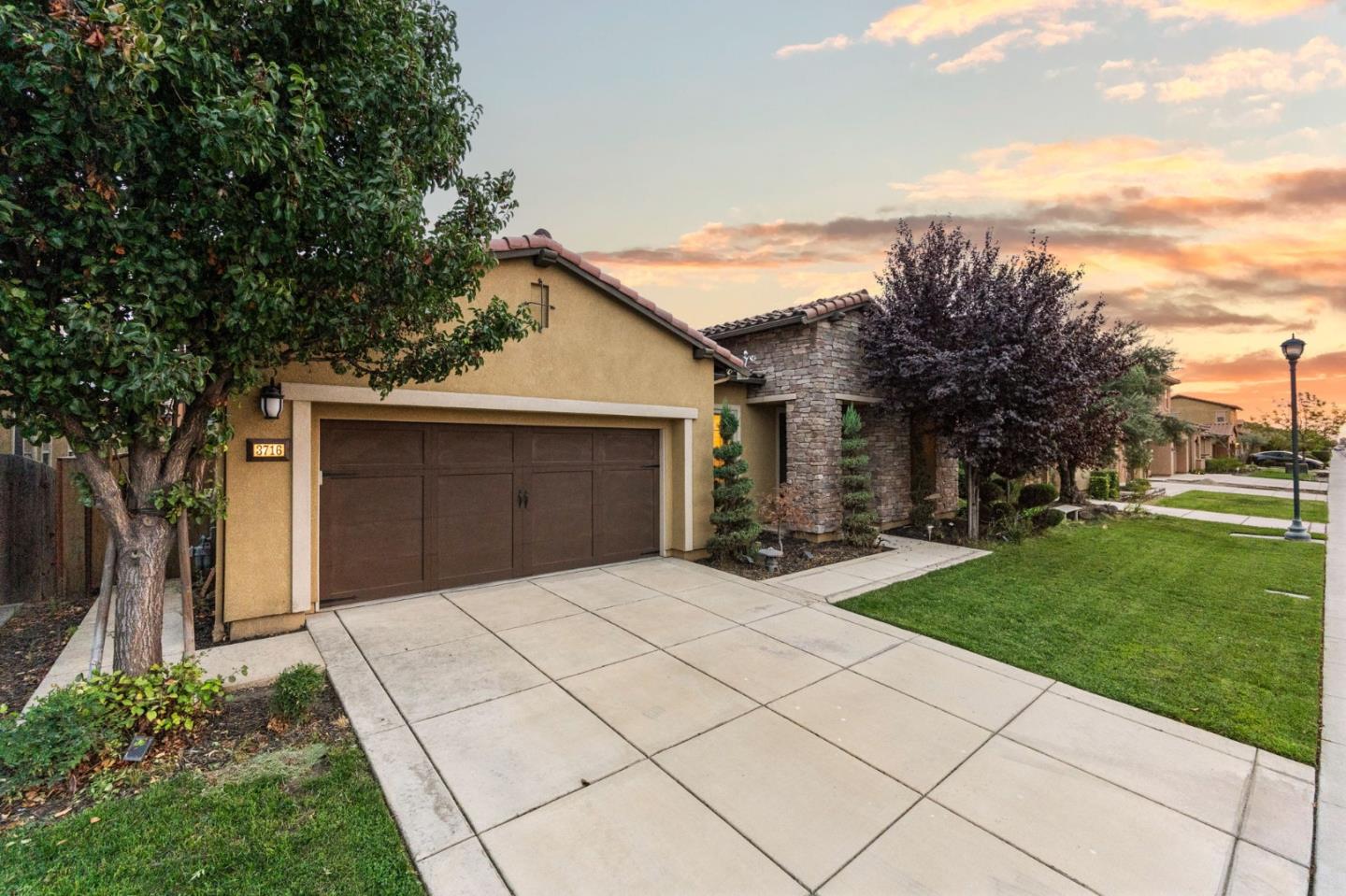 Detail Gallery Image 2 of 71 For 3716 Chiavari Way, Manteca,  CA 95337 - 3 Beds | 2/1 Baths