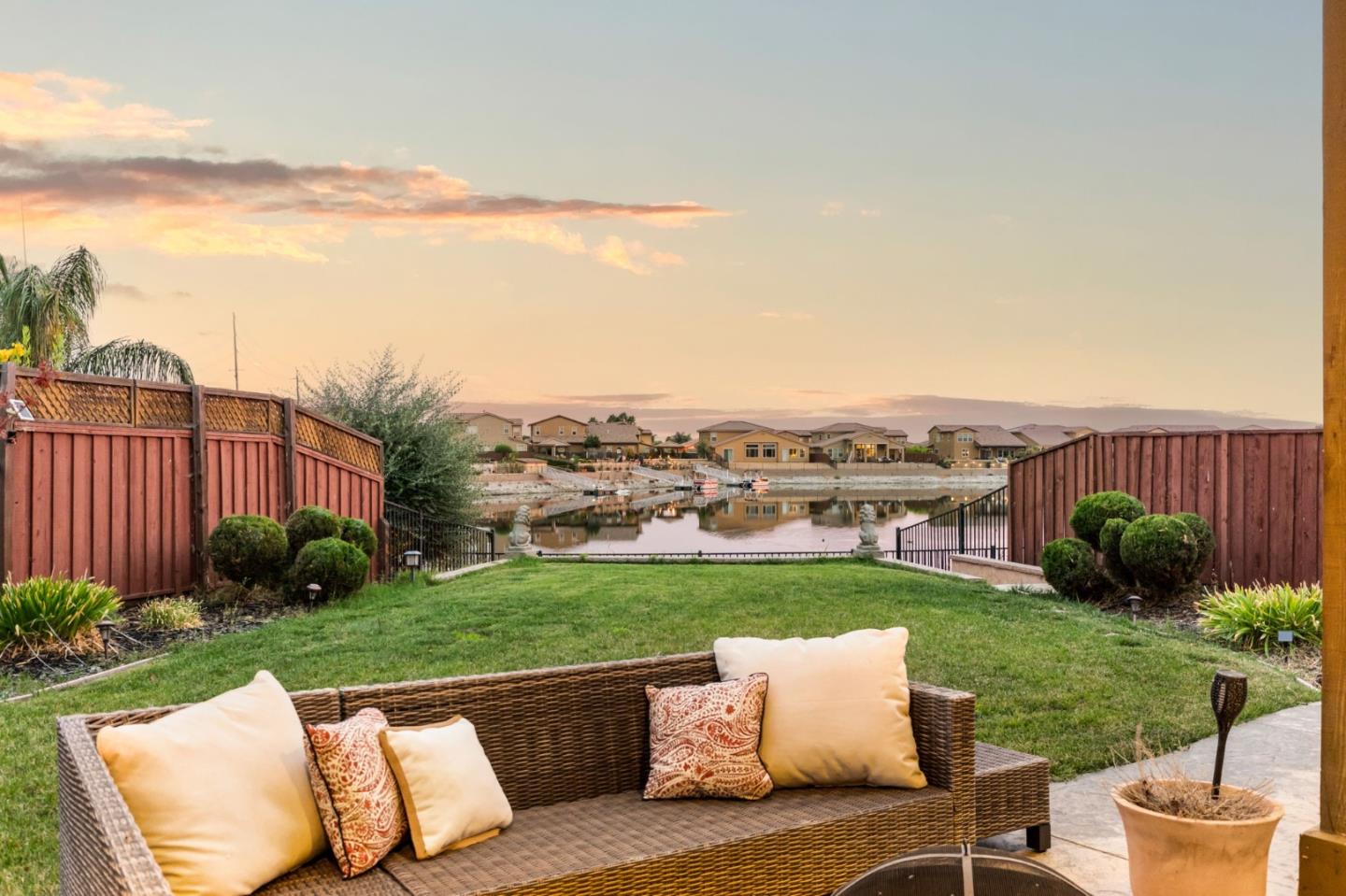 Detail Gallery Image 6 of 71 For 3716 Chiavari Way, Manteca,  CA 95337 - 3 Beds | 2/1 Baths