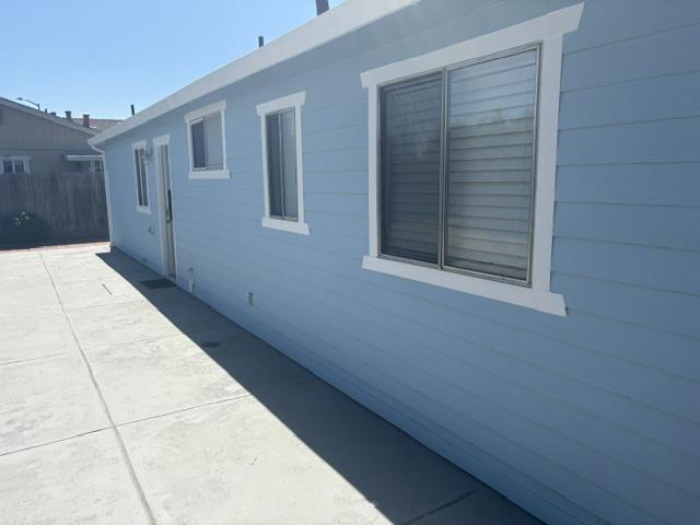 Detail Gallery Image 6 of 6 For 211 Carnoble, Hollister,  CA 95023 - 3 Beds | 2 Baths