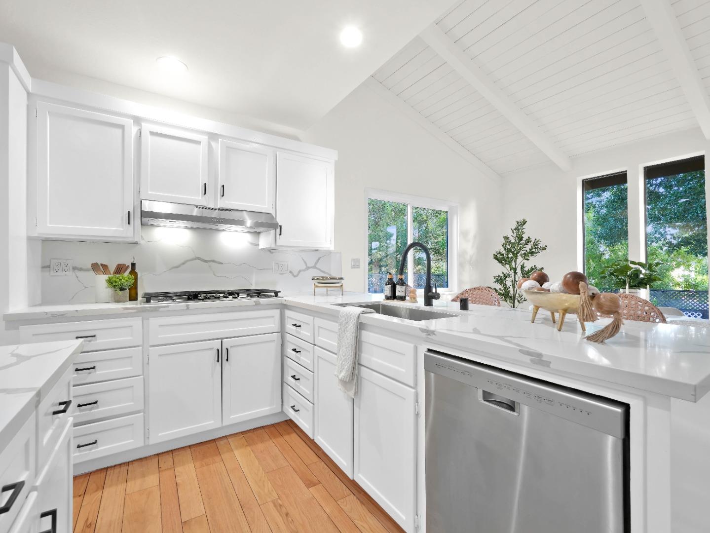 Detail Gallery Image 14 of 69 For 5318 Fairway Dr, San Jose,  CA 95127 - 5 Beds | 3 Baths