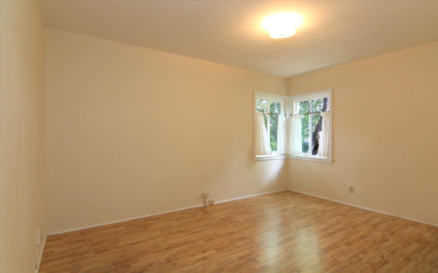 Detail Gallery Image 11 of 25 For 1251 Pacific St, Monterey,  CA 93940 - 3 Beds | 2 Baths