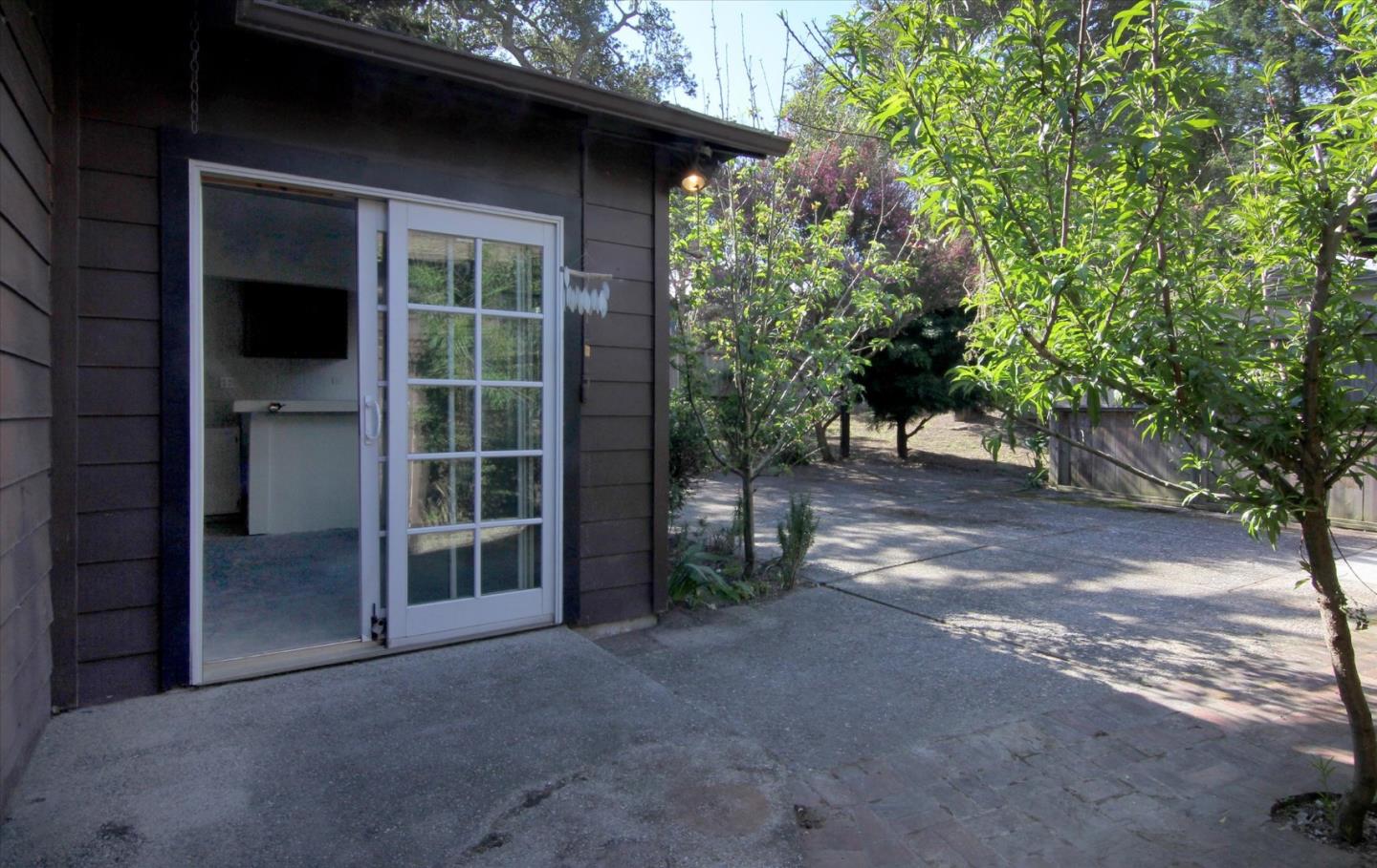 Detail Gallery Image 19 of 25 For 1251 Pacific St, Monterey,  CA 93940 - 3 Beds | 2 Baths