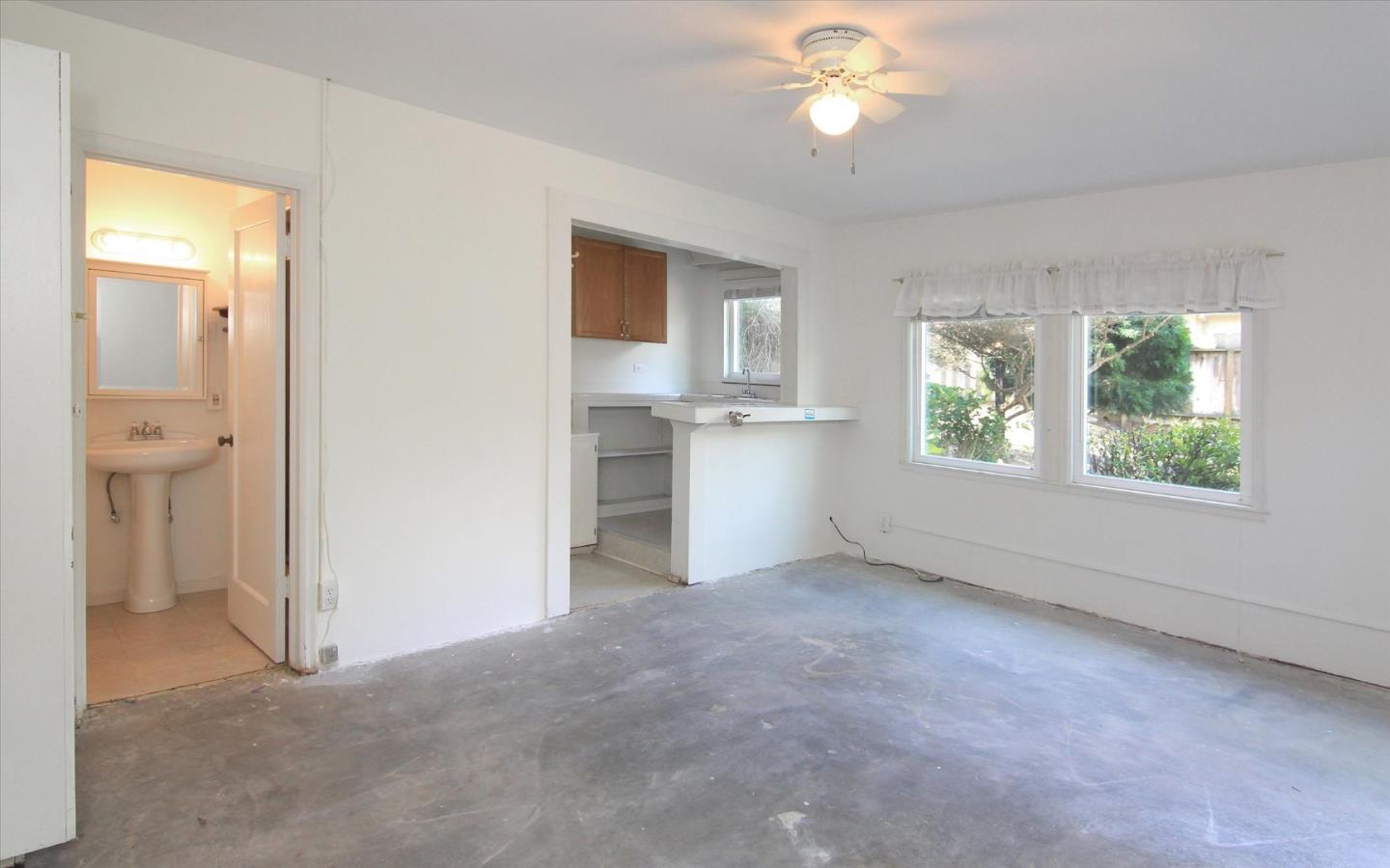 Detail Gallery Image 21 of 25 For 1251 Pacific St, Monterey,  CA 93940 - 3 Beds | 2 Baths