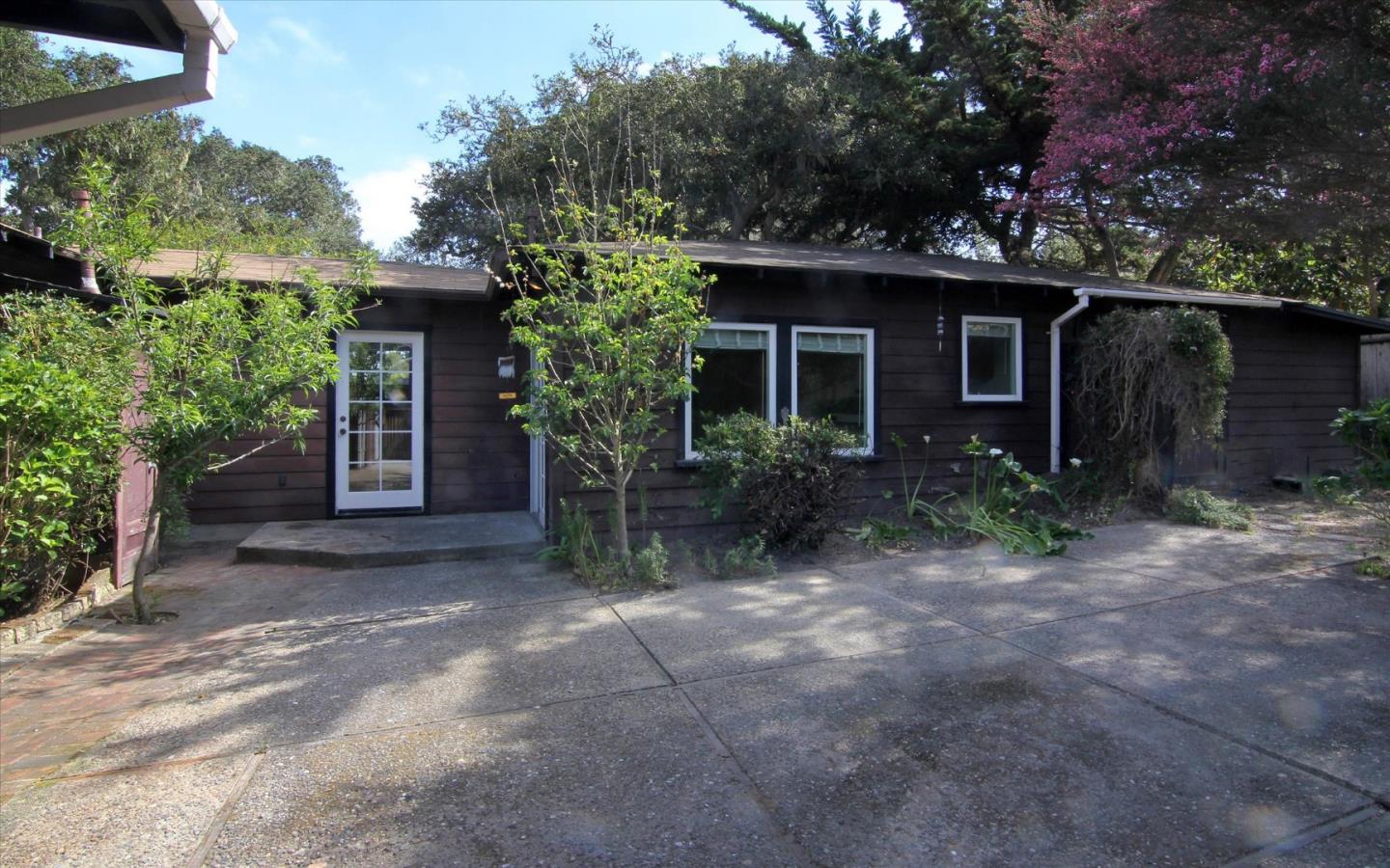 Detail Gallery Image 23 of 25 For 1251 Pacific St, Monterey,  CA 93940 - 3 Beds | 2 Baths