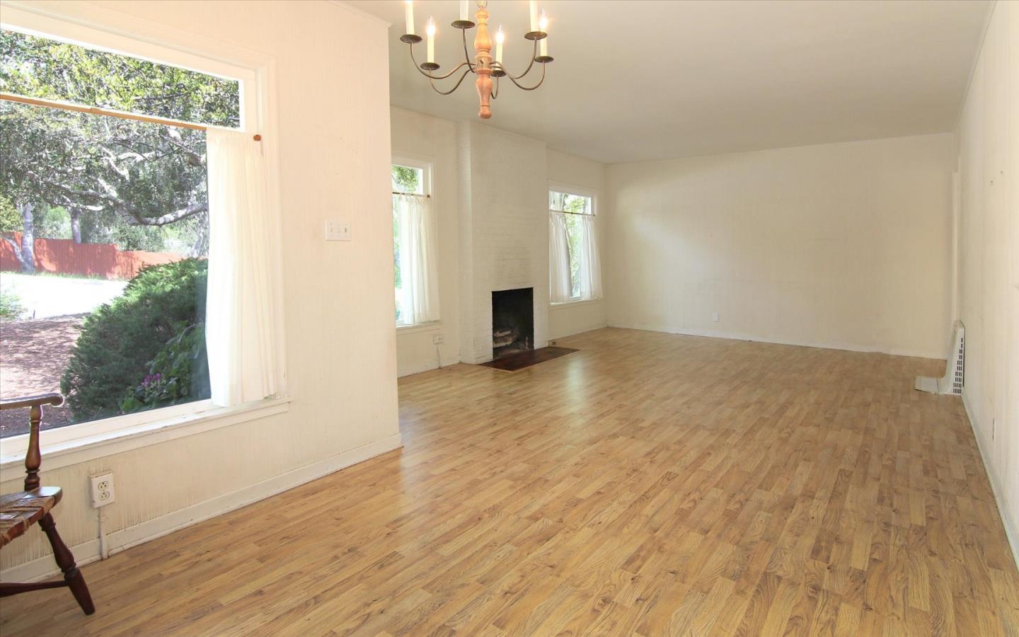 Detail Gallery Image 6 of 25 For 1251 Pacific St, Monterey,  CA 93940 - 3 Beds | 2 Baths