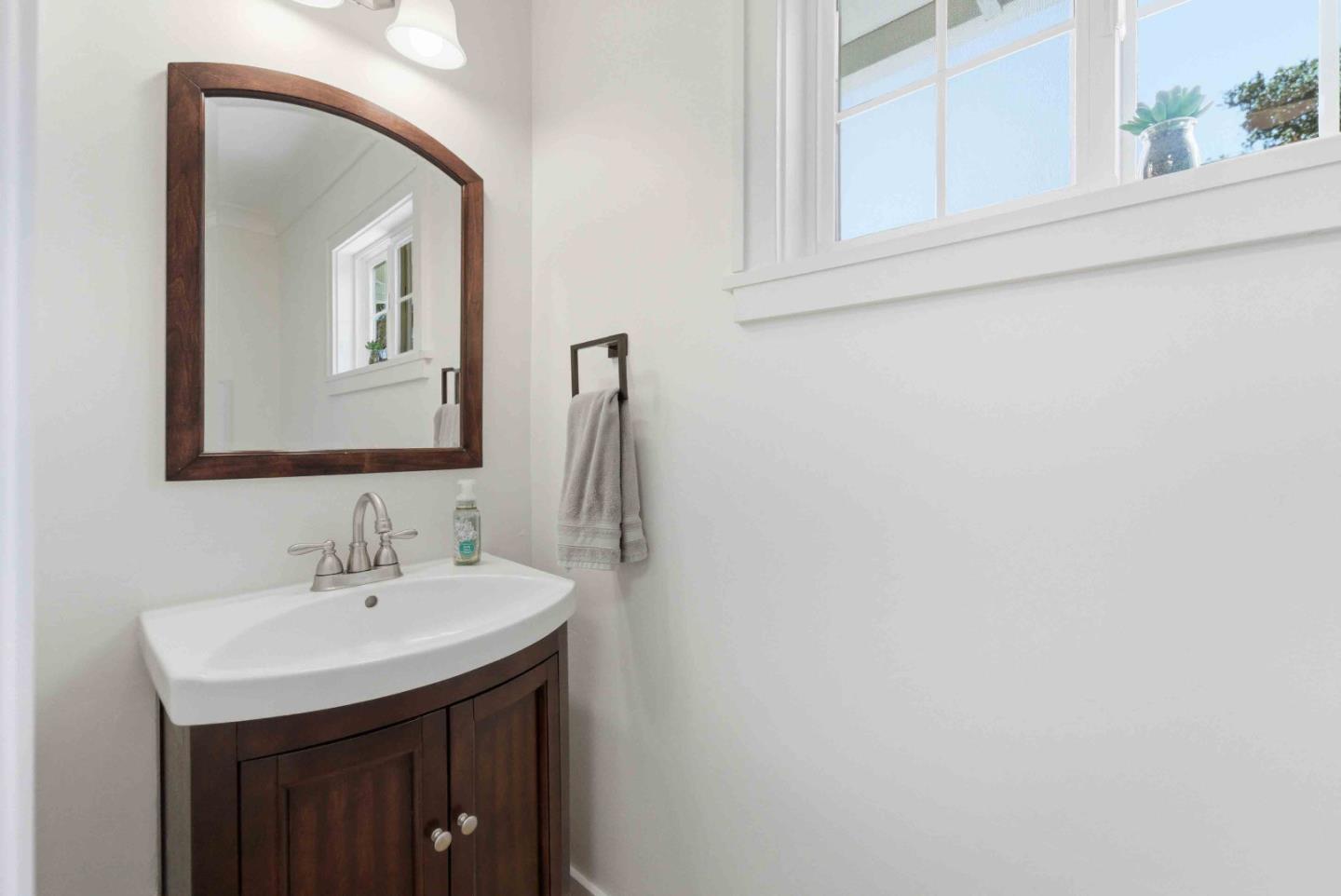 Detail Gallery Image 16 of 44 For 16180 Jasmine Way, Los Gatos,  CA 95032 - 3 Beds | 3 Baths