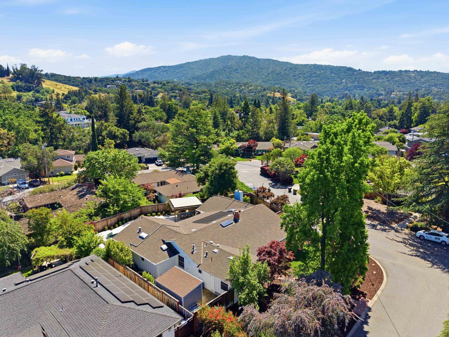 Detail Gallery Image 39 of 44 For 16180 Jasmine Way, Los Gatos,  CA 95032 - 3 Beds | 3 Baths