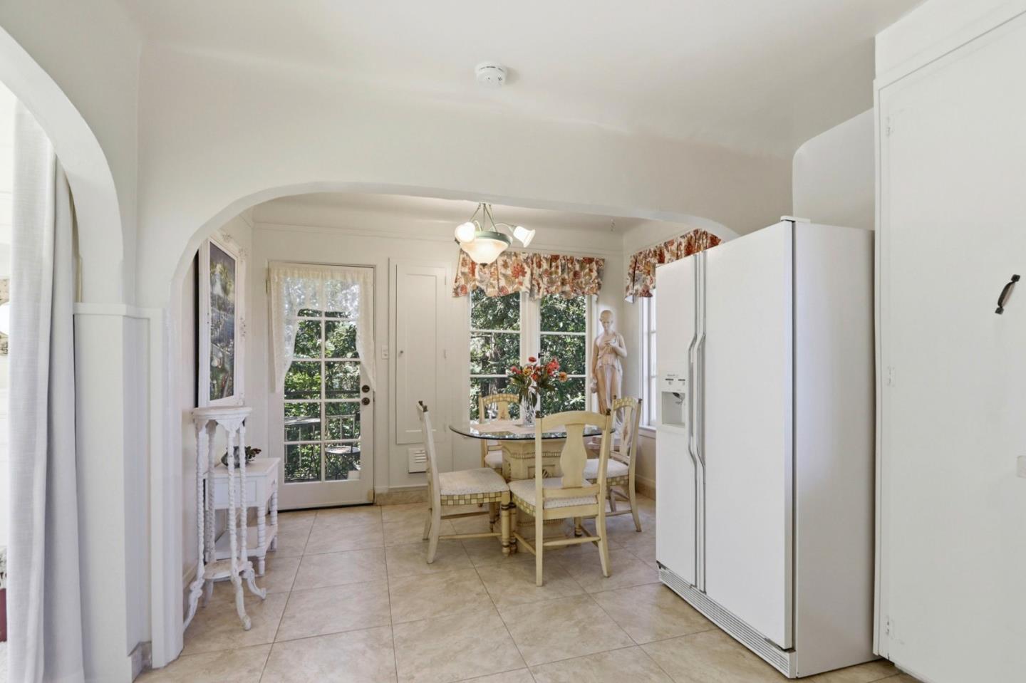 Detail Gallery Image 16 of 47 For 18211 Saratoga Los Gatos Rd, Monte Sereno,  CA 95030 - 4 Beds | 2 Baths