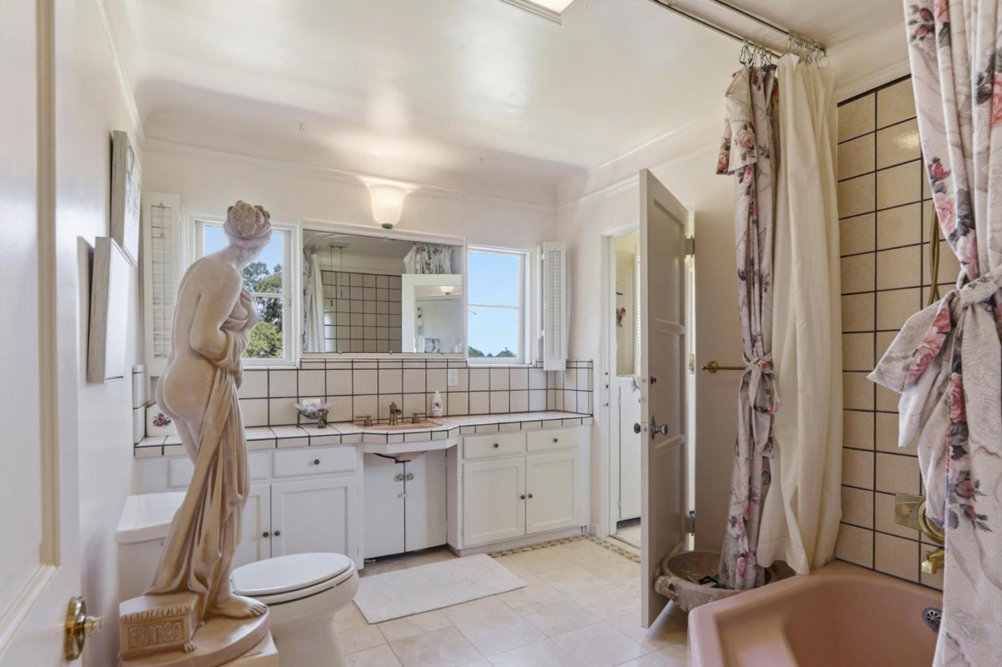 Detail Gallery Image 24 of 47 For 18211 Saratoga Los Gatos Rd, Monte Sereno,  CA 95030 - 4 Beds | 2 Baths