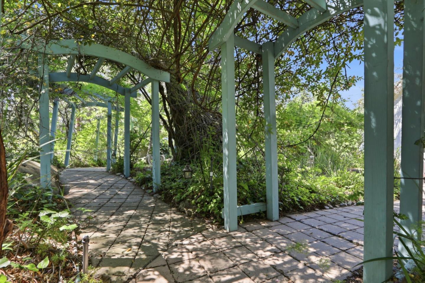 Detail Gallery Image 38 of 47 For 18211 Saratoga Los Gatos Rd, Monte Sereno,  CA 95030 - 4 Beds | 2 Baths