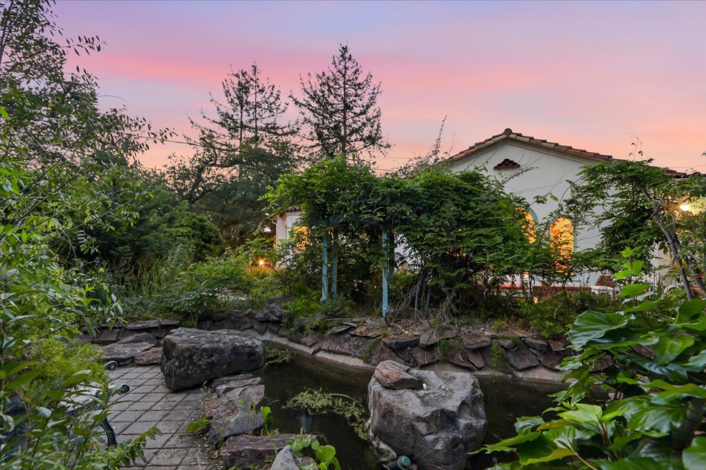 Detail Gallery Image 5 of 47 For 18211 Saratoga Los Gatos Rd, Monte Sereno,  CA 95030 - 4 Beds | 2 Baths