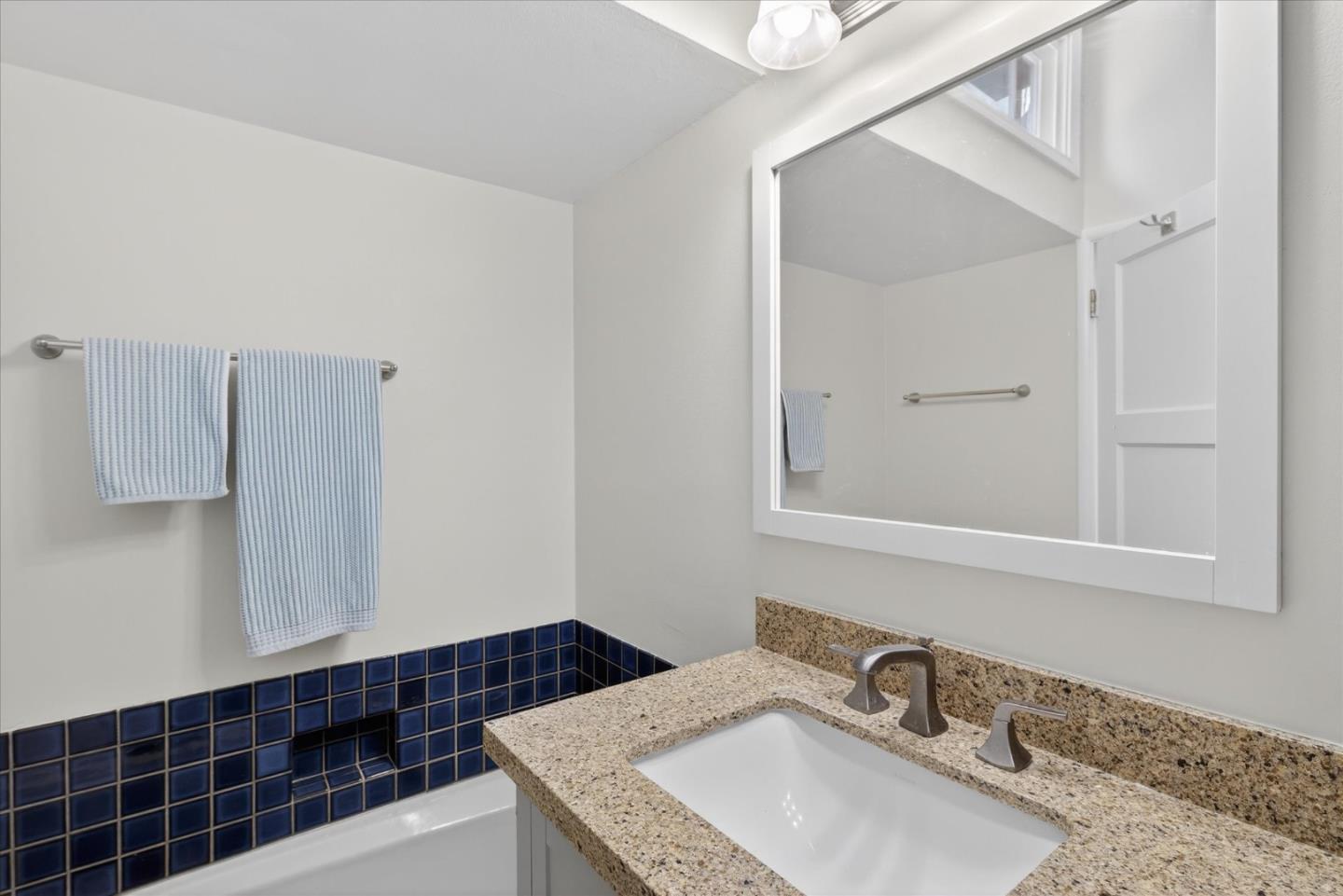 Detail Gallery Image 13 of 19 For 95 Lake Vista Ave, Daly City,  CA 94015 - 2 Beds | 1 Baths