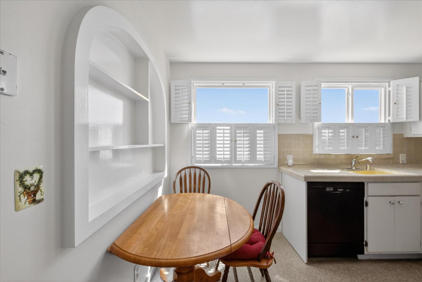 Detail Gallery Image 9 of 19 For 95 Lake Vista Ave, Daly City,  CA 94015 - 2 Beds | 1 Baths