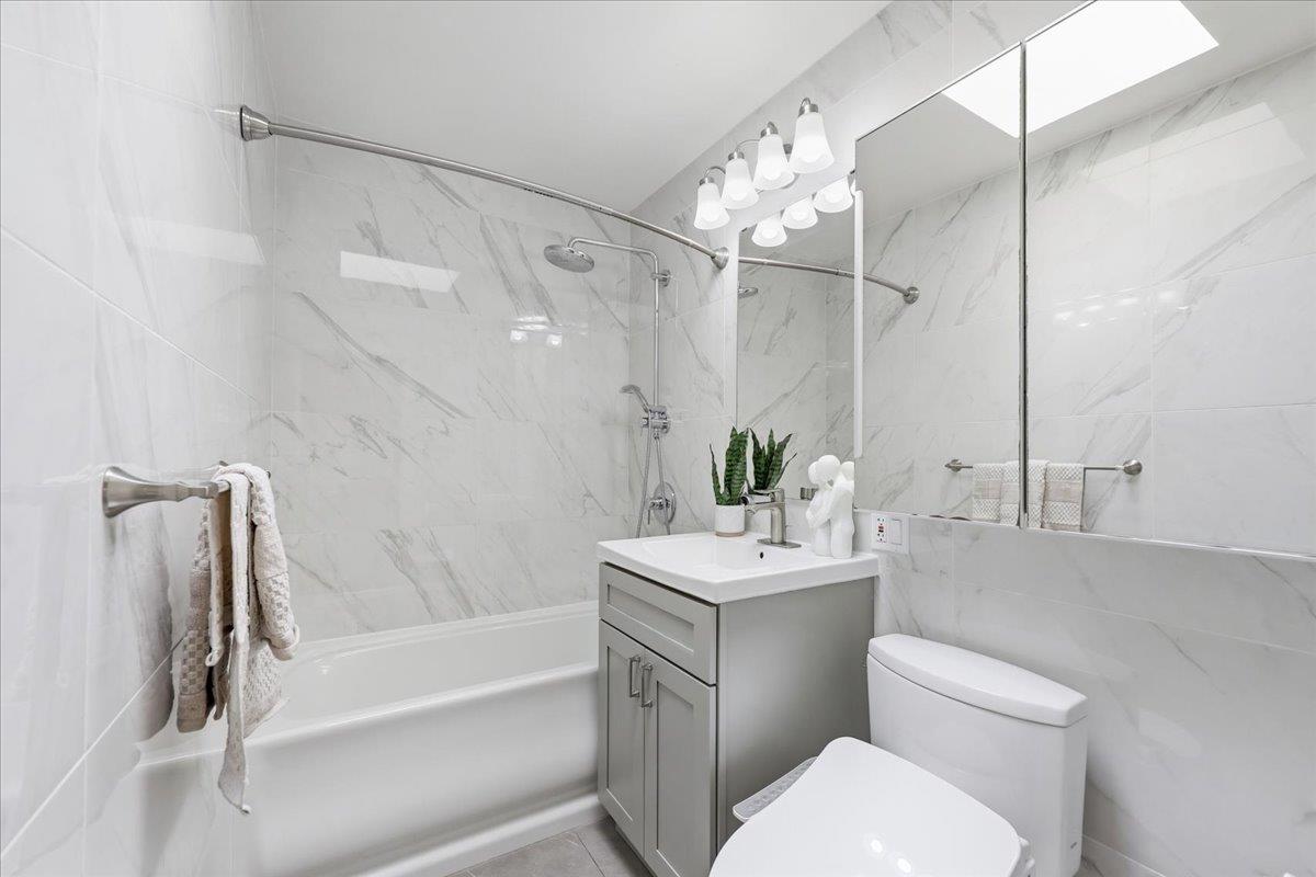 Detail Gallery Image 34 of 97 For 1019 Riverton Dr, San Carlos,  CA 94070 - 3 Beds | 1 Baths