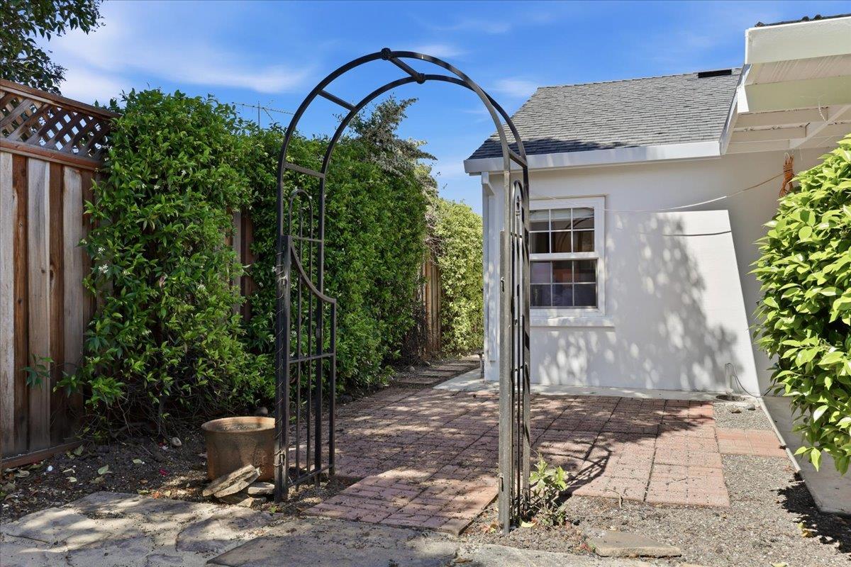 Detail Gallery Image 51 of 97 For 1019 Riverton Dr, San Carlos,  CA 94070 - 3 Beds | 1 Baths