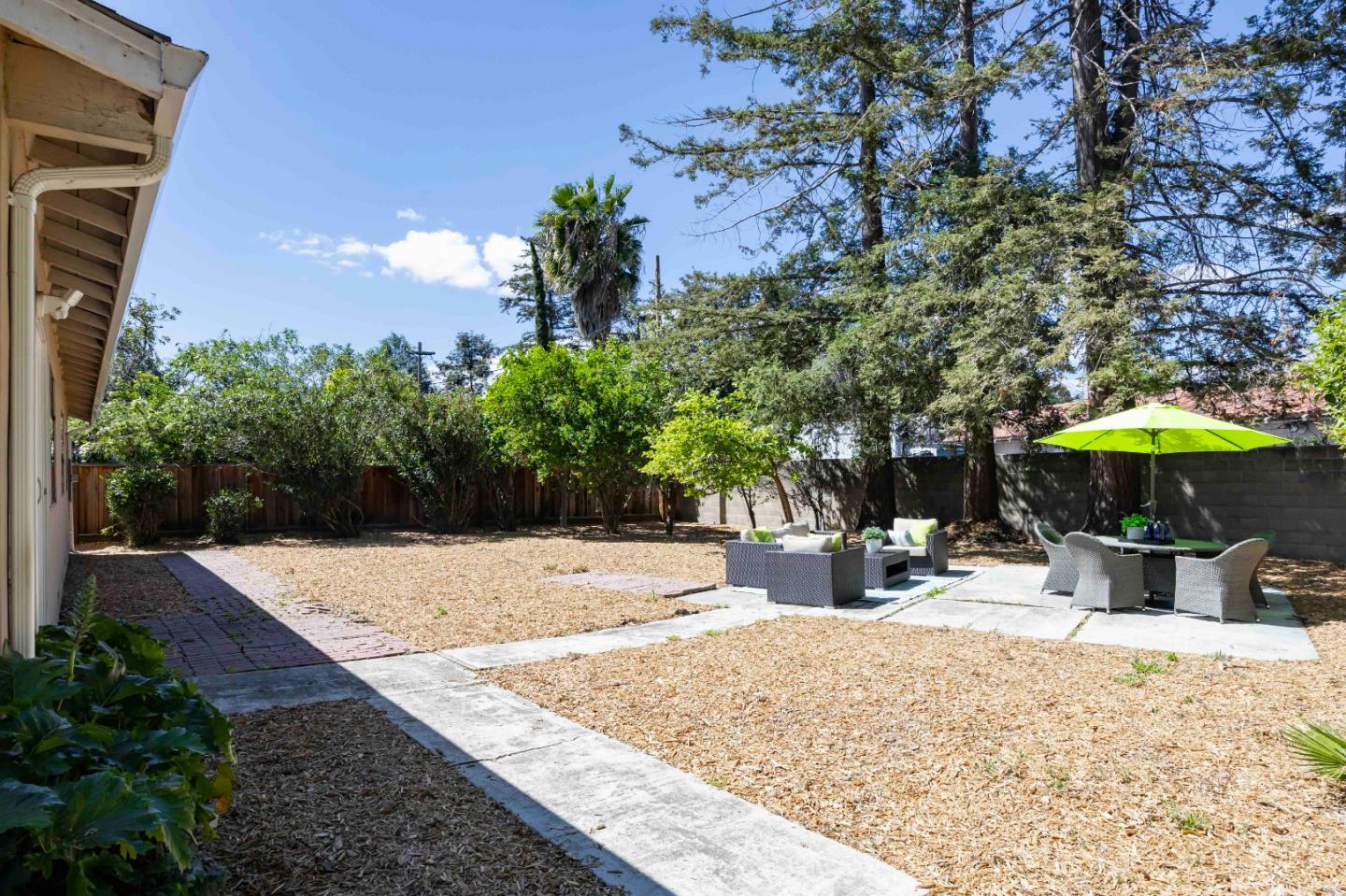 Detail Gallery Image 18 of 19 For 10101 Richwood Dr, Cupertino,  CA 95014 - 3 Beds | 2 Baths